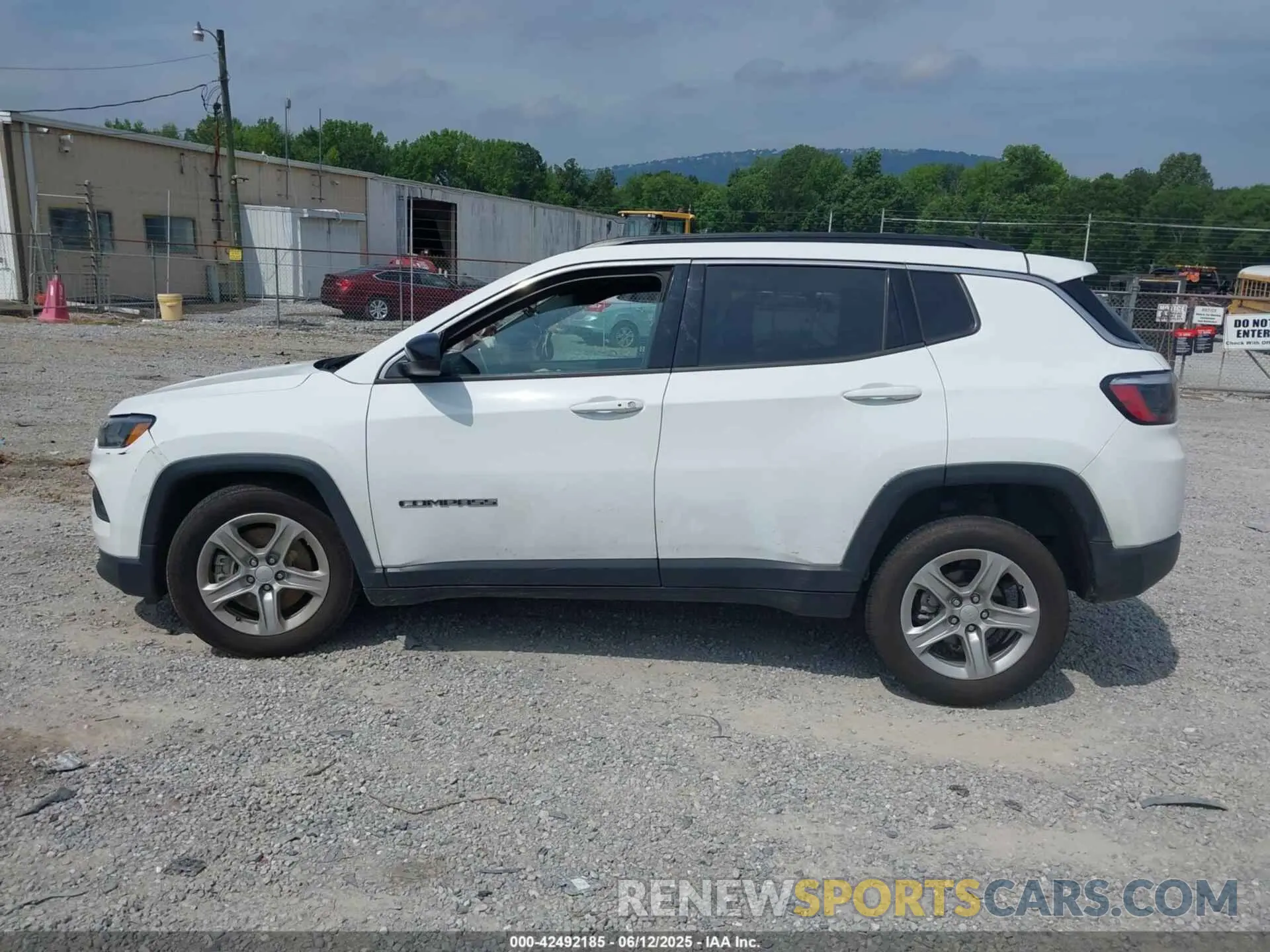 14 Photograph of a damaged car 3C4NJDBN2PT566984 JEEP COMPASS 2023