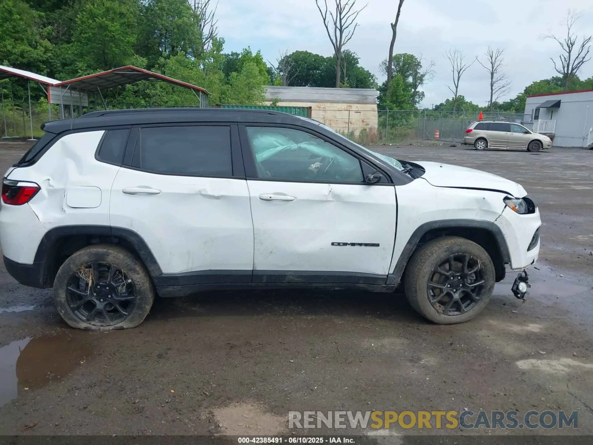 13 Photograph of a damaged car 3C4NJDBN3PT510424 JEEP COMPASS 2023
