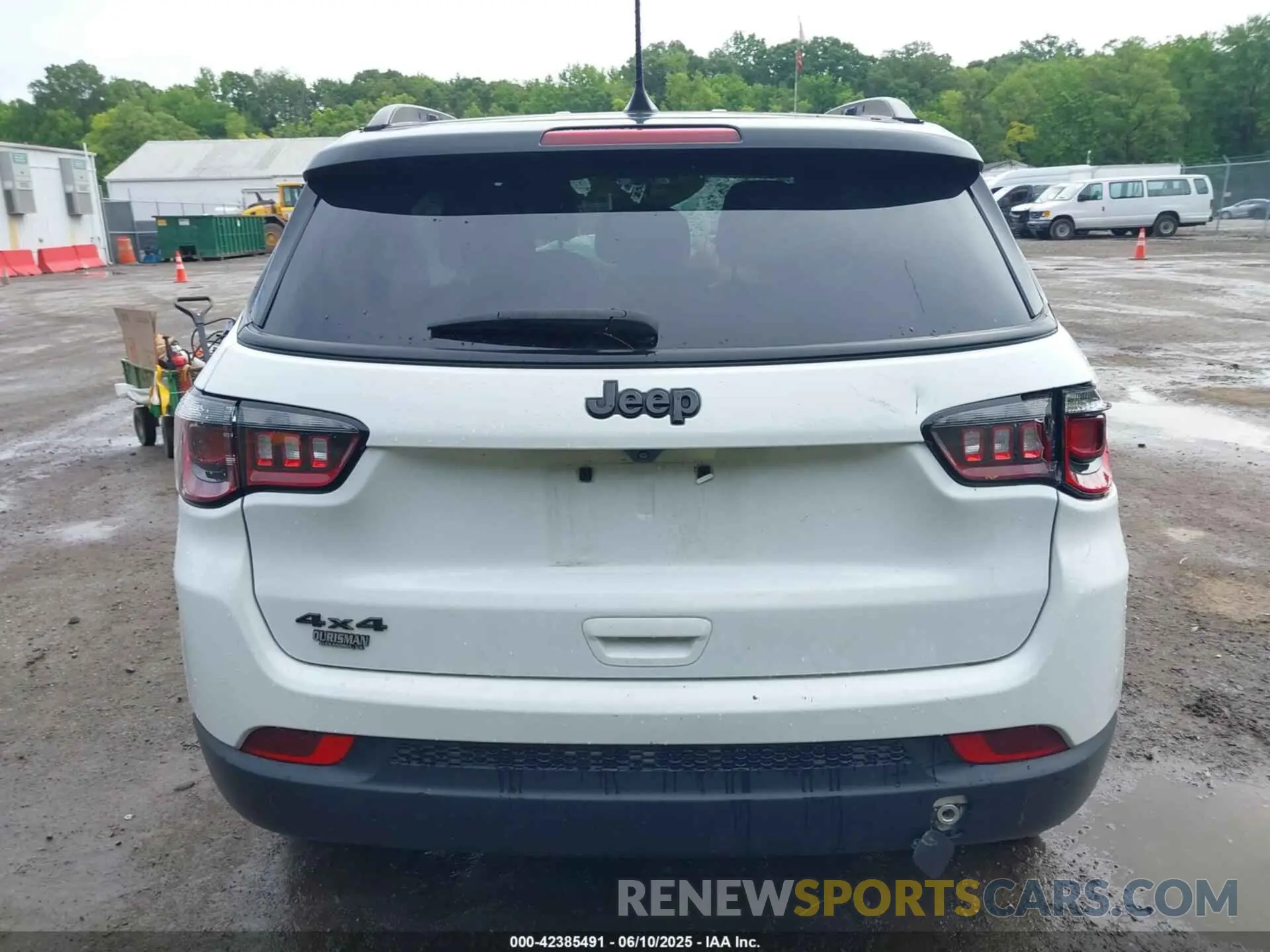 16 Photograph of a damaged car 3C4NJDBN3PT510424 JEEP COMPASS 2023
