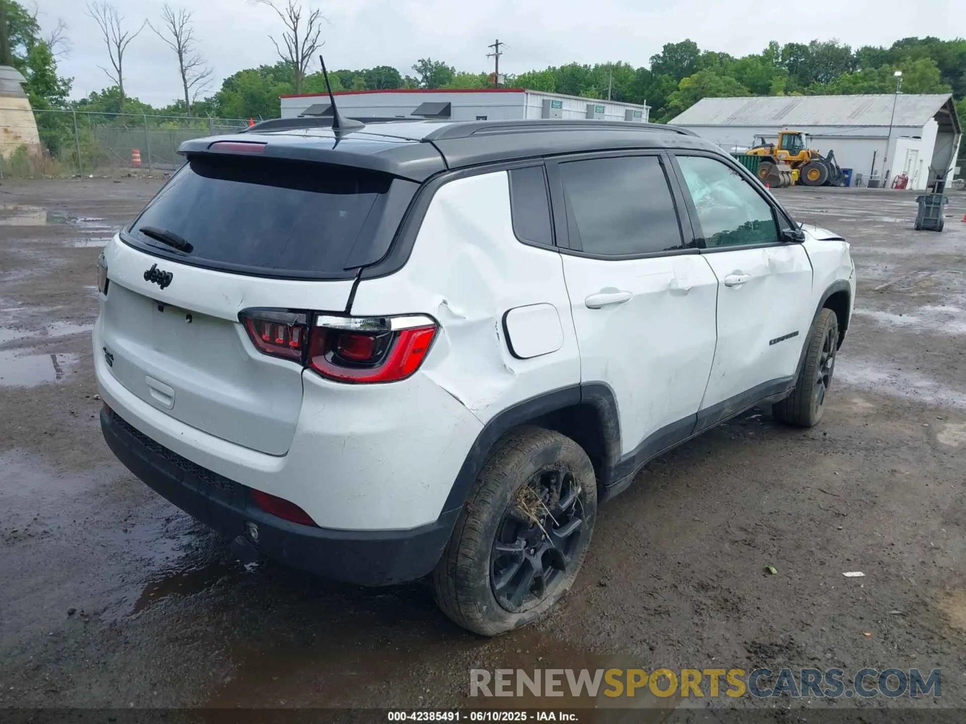 4 Photograph of a damaged car 3C4NJDBN3PT510424 JEEP COMPASS 2023