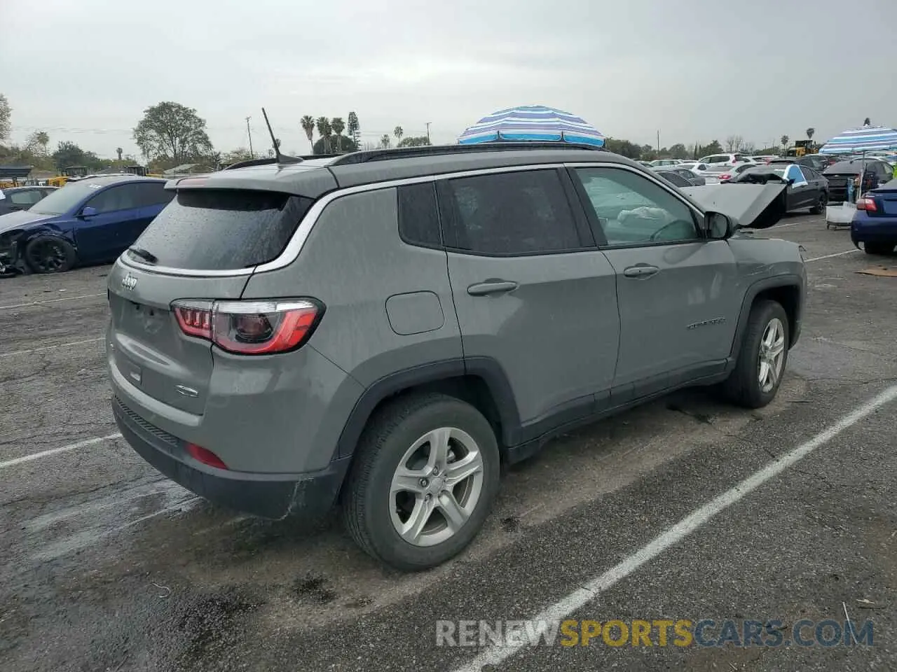 3 Photograph of a damaged car 3C4NJDBN3PT539289 JEEP COMPASS 2023