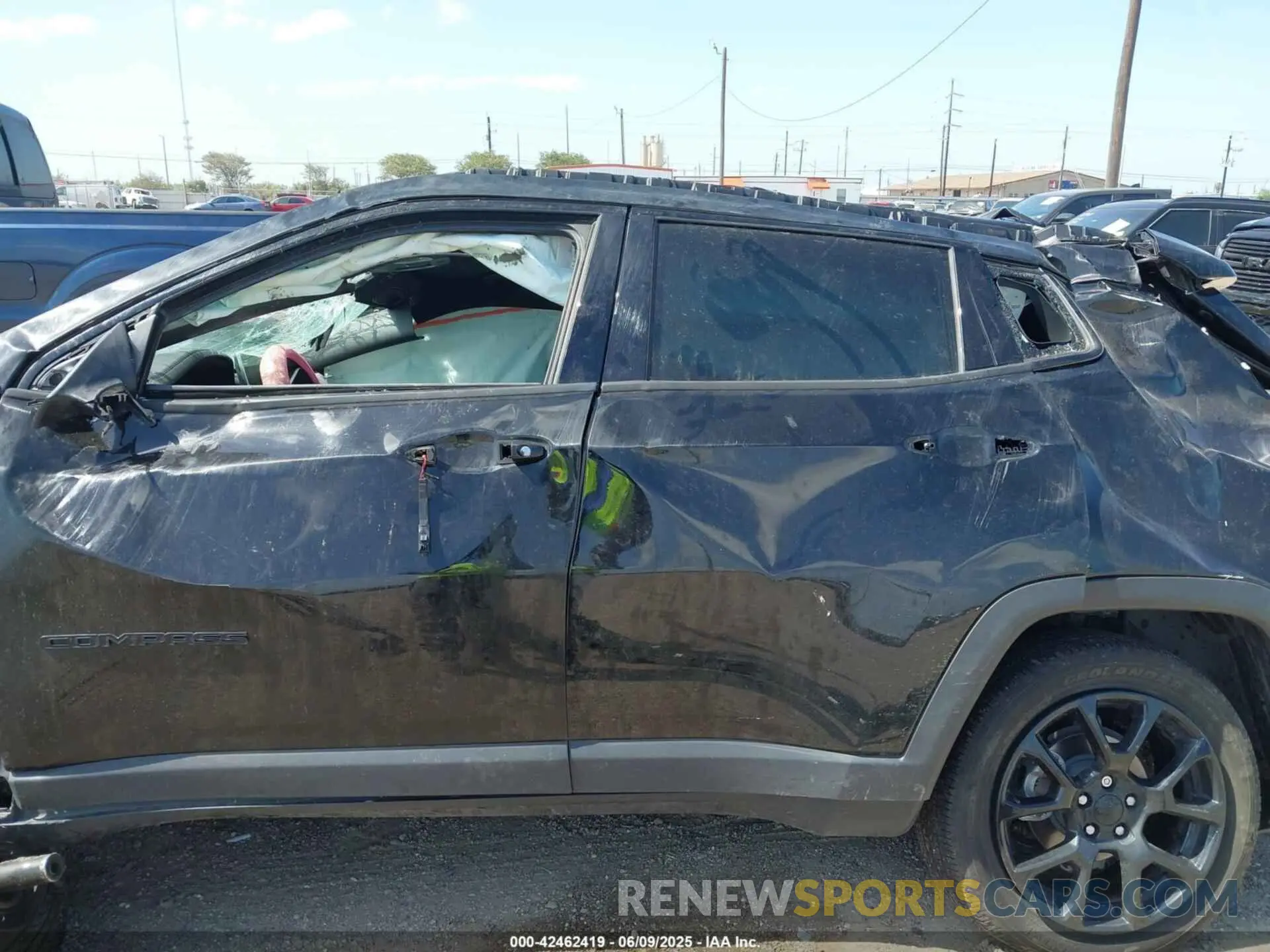 14 Photograph of a damaged car 3C4NJDBN3PT549241 JEEP COMPASS 2023