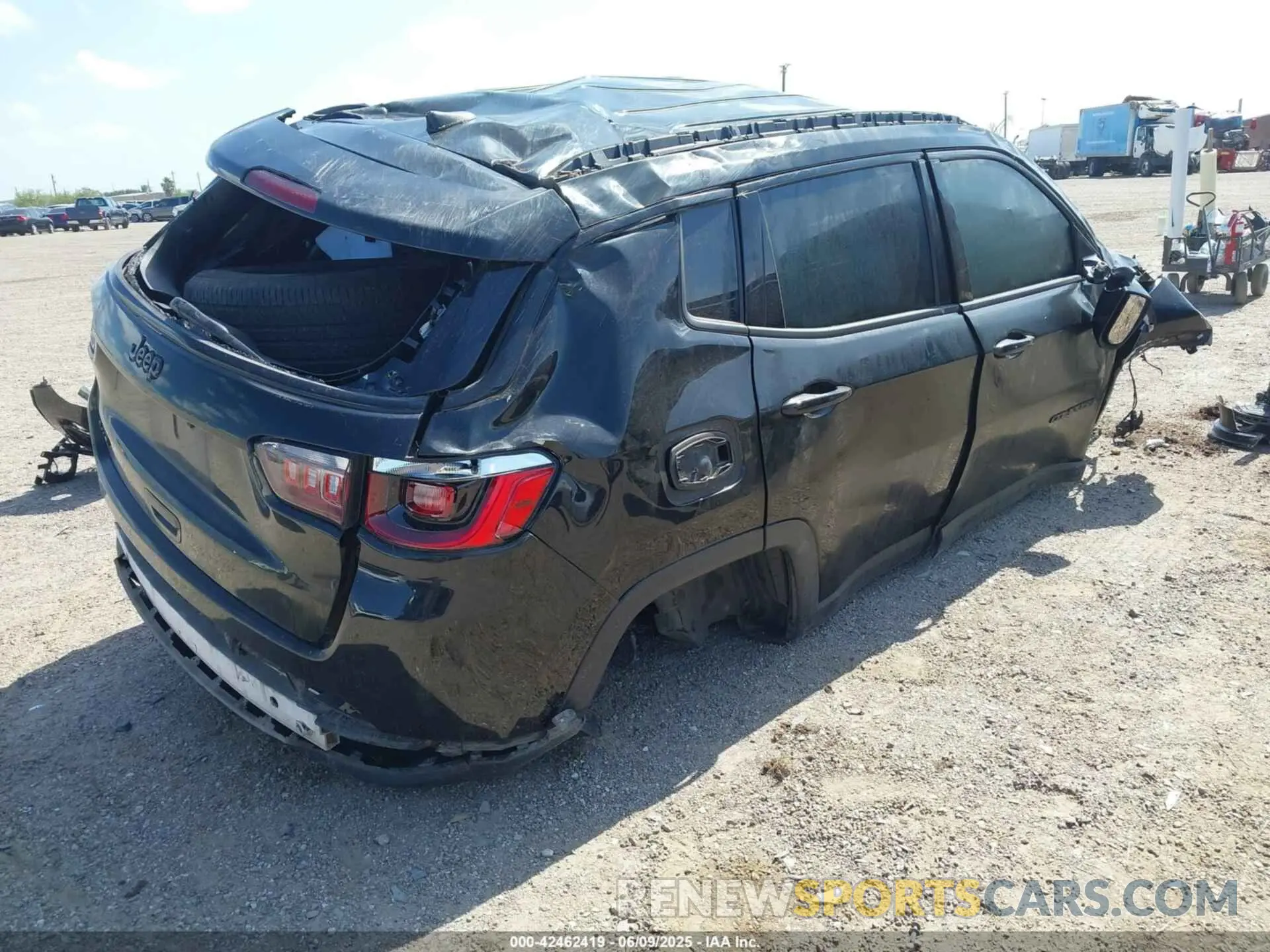 4 Photograph of a damaged car 3C4NJDBN3PT549241 JEEP COMPASS 2023