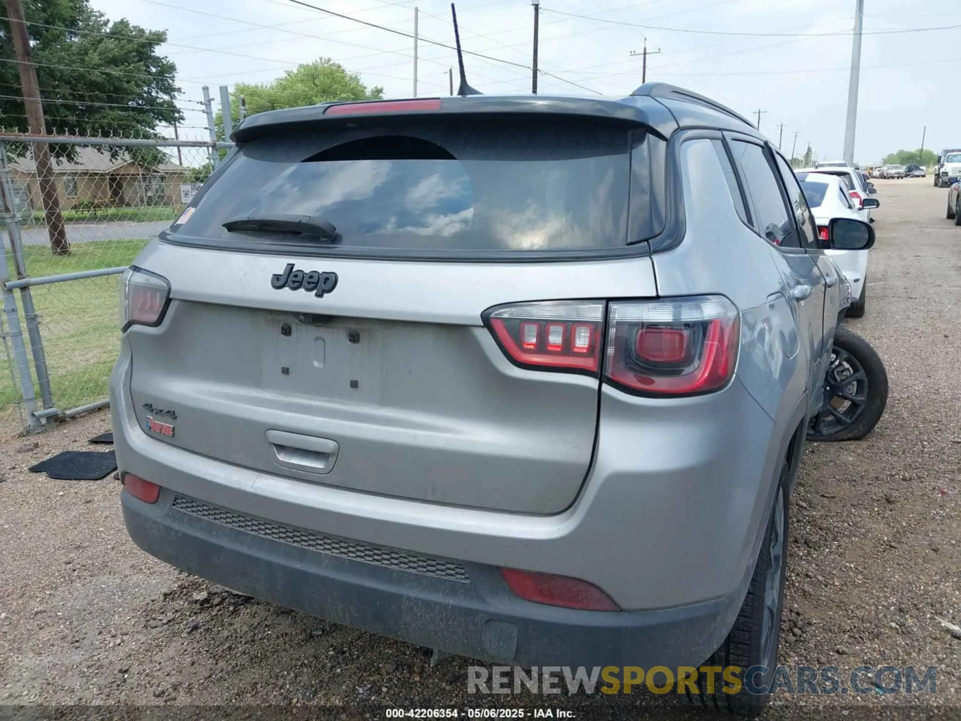 4 Photograph of a damaged car 3C4NJDBN5PT509999 JEEP COMPASS 2023