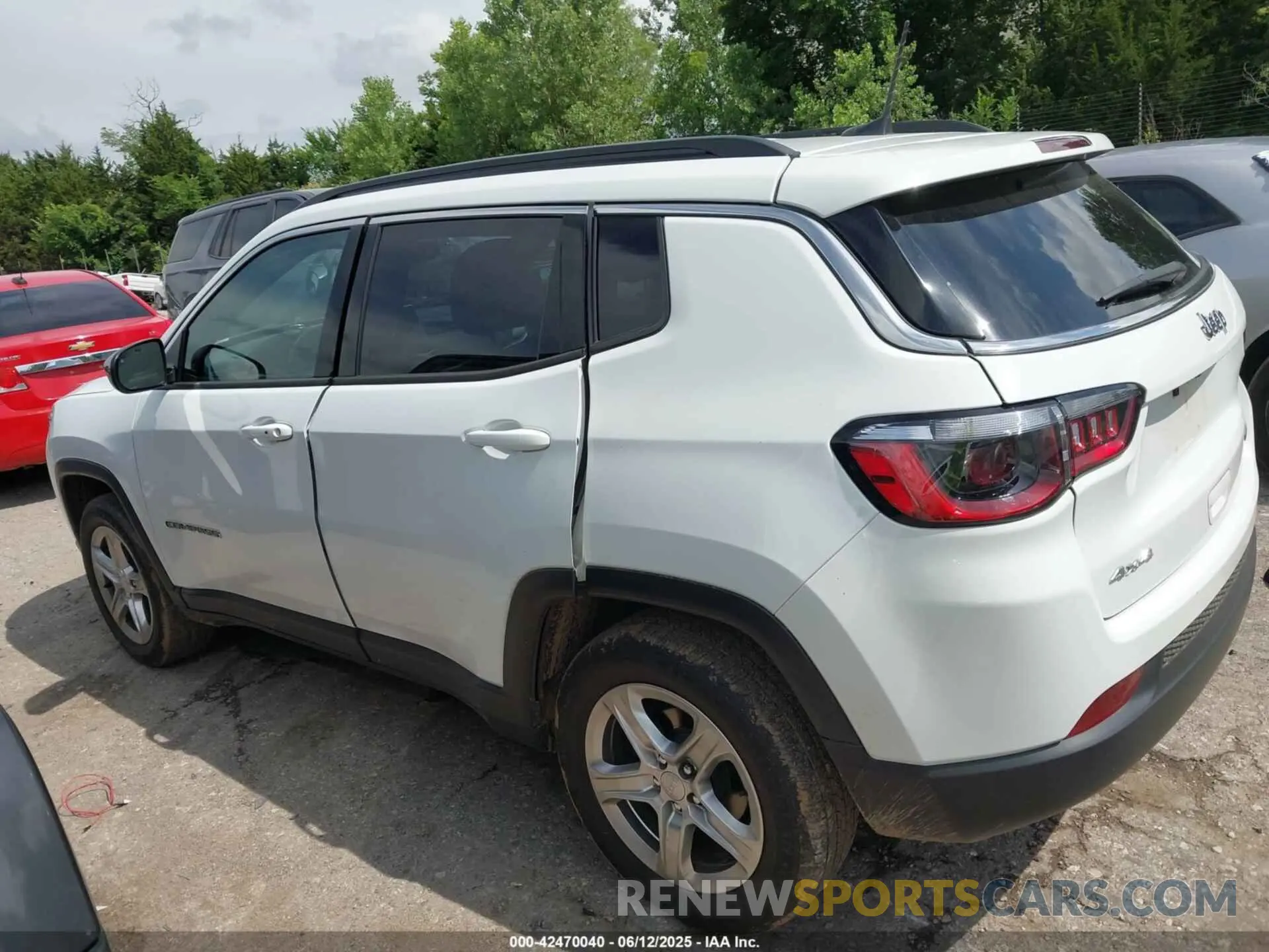 14 Photograph of a damaged car 3C4NJDBN5PT514975 JEEP COMPASS 2023