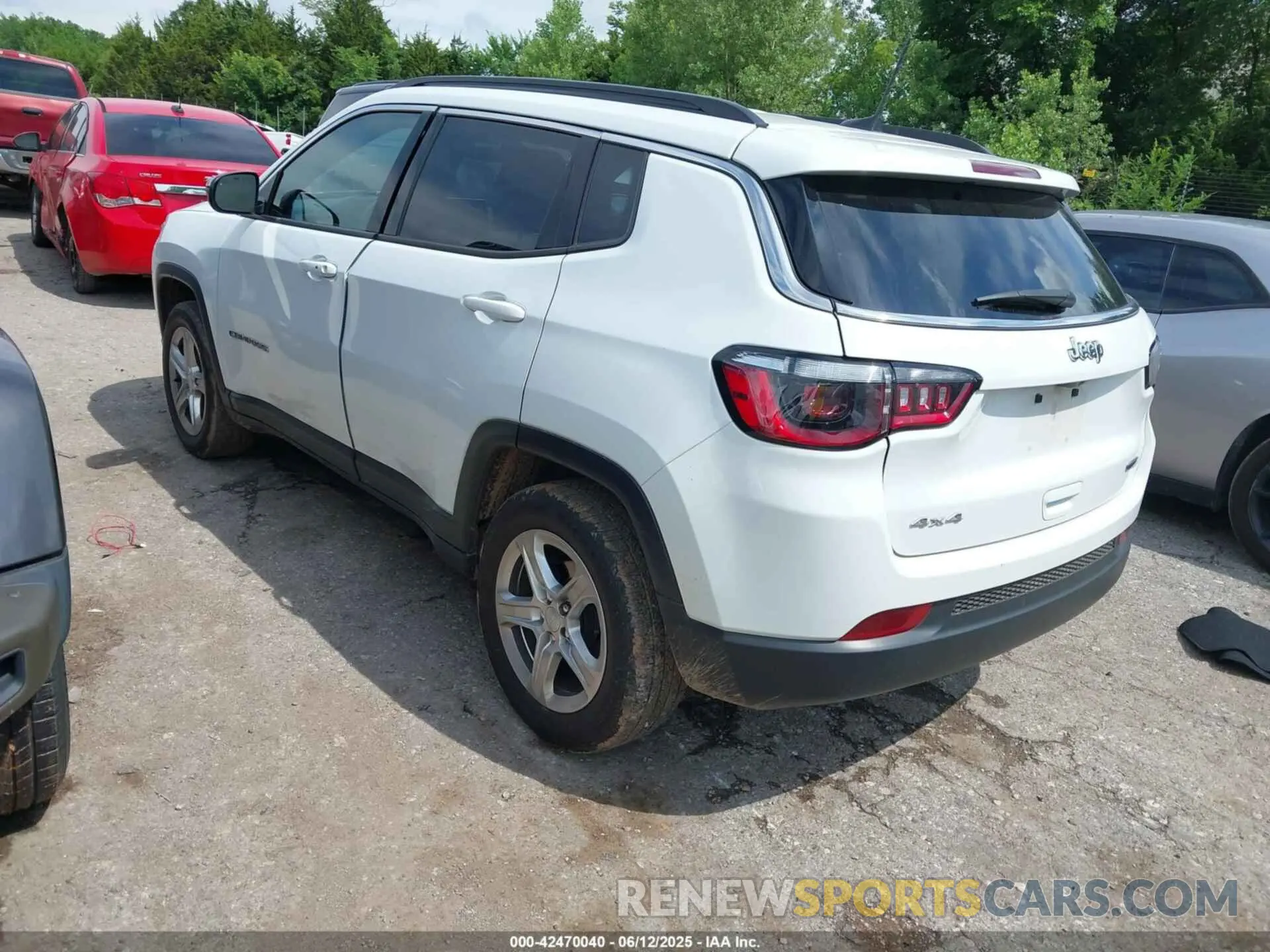 3 Photograph of a damaged car 3C4NJDBN5PT514975 JEEP COMPASS 2023