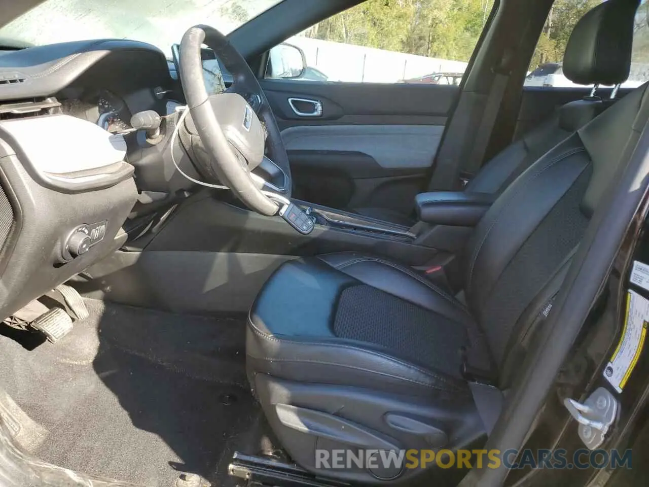 7 Photograph of a damaged car 3C4NJDBN5PT517732 JEEP COMPASS 2023