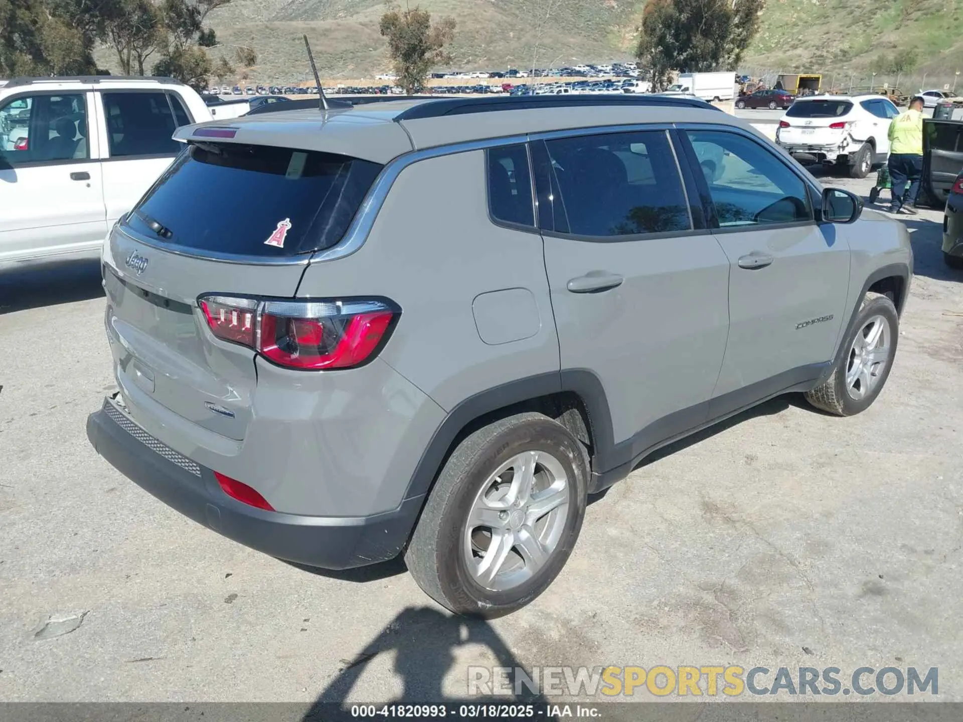 4 Photograph of a damaged car 3C4NJDBN5PT540444 JEEP COMPASS 2023