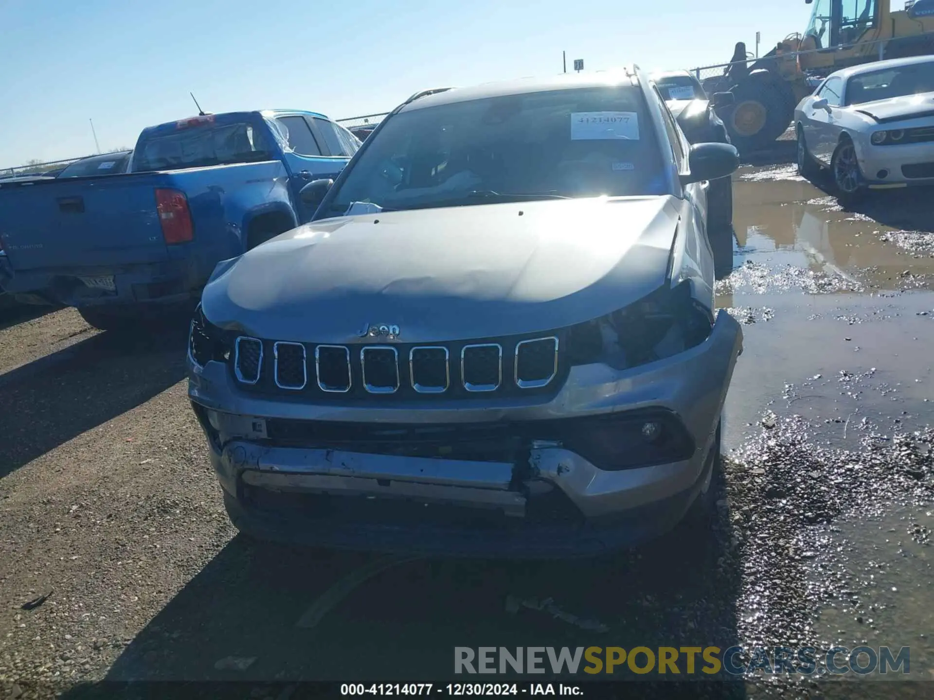 13 Photograph of a damaged car 3C4NJDBN5PT540587 JEEP COMPASS 2023