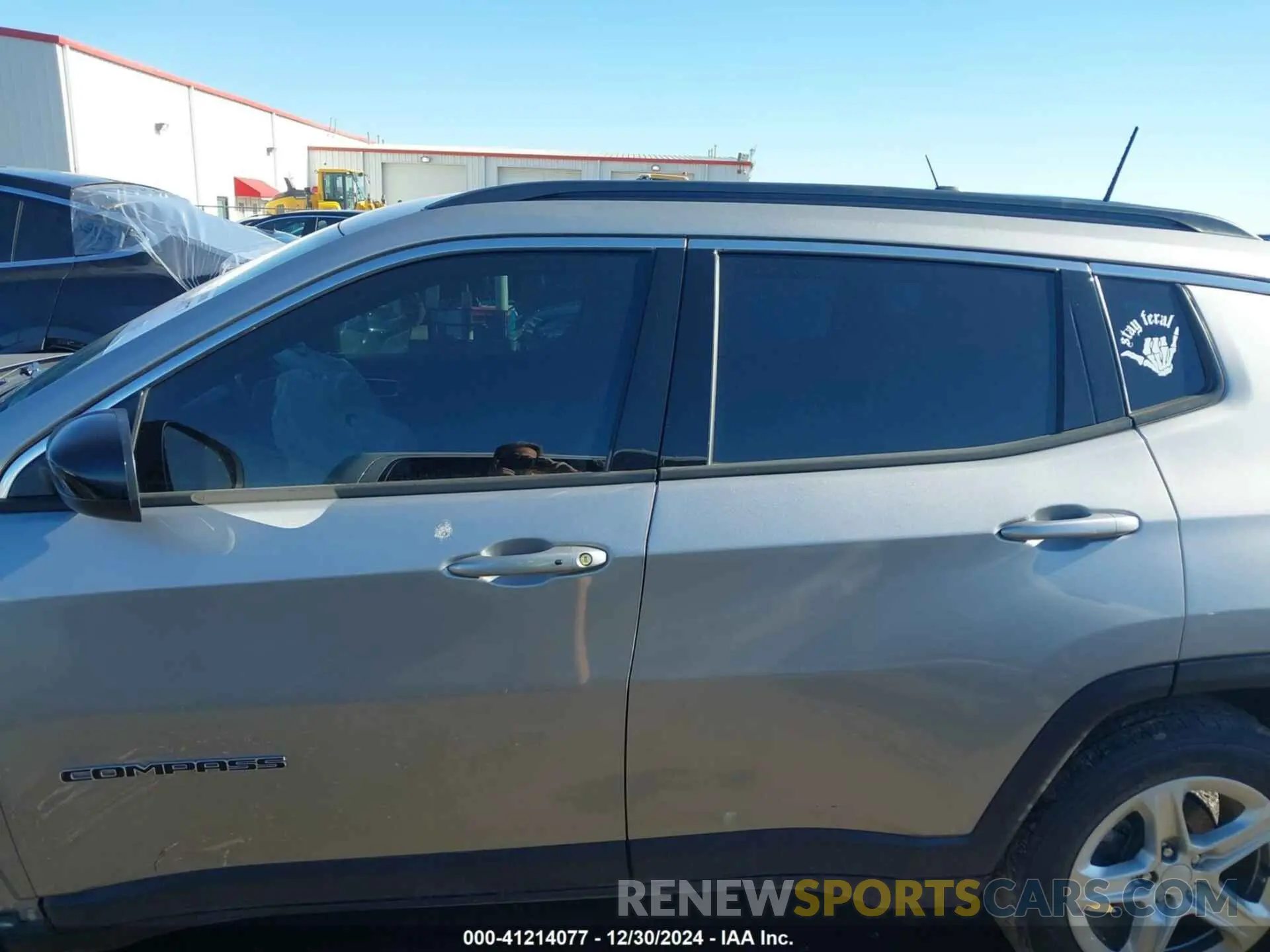 15 Photograph of a damaged car 3C4NJDBN5PT540587 JEEP COMPASS 2023
