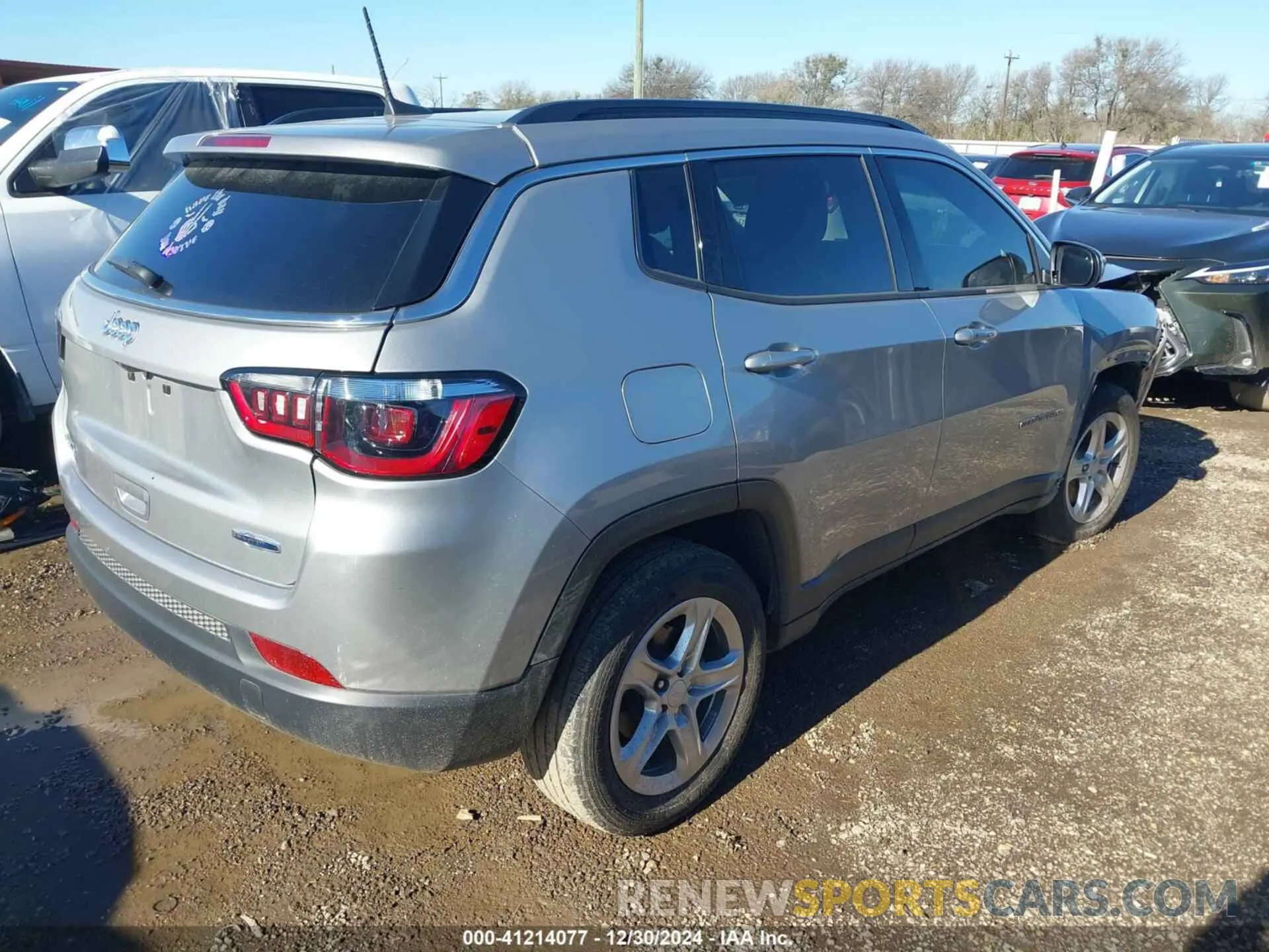 4 Photograph of a damaged car 3C4NJDBN5PT540587 JEEP COMPASS 2023