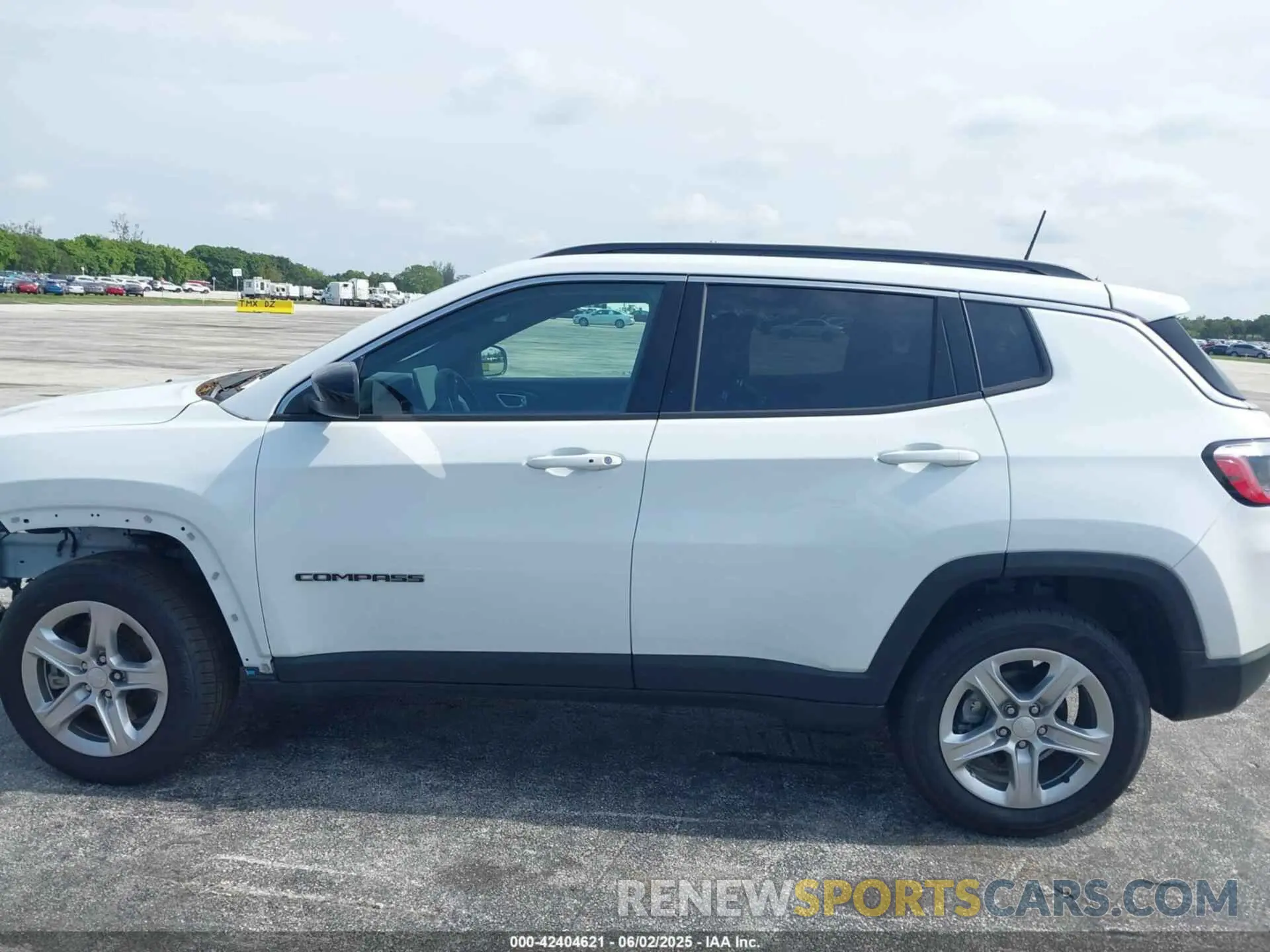 14 Photograph of a damaged car 3C4NJDBN5PT553033 JEEP COMPASS 2023