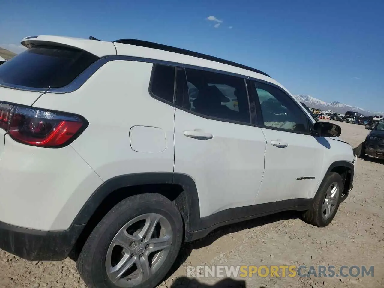 3 Photograph of a damaged car 3C4NJDBN5PT561987 JEEP COMPASS 2023
