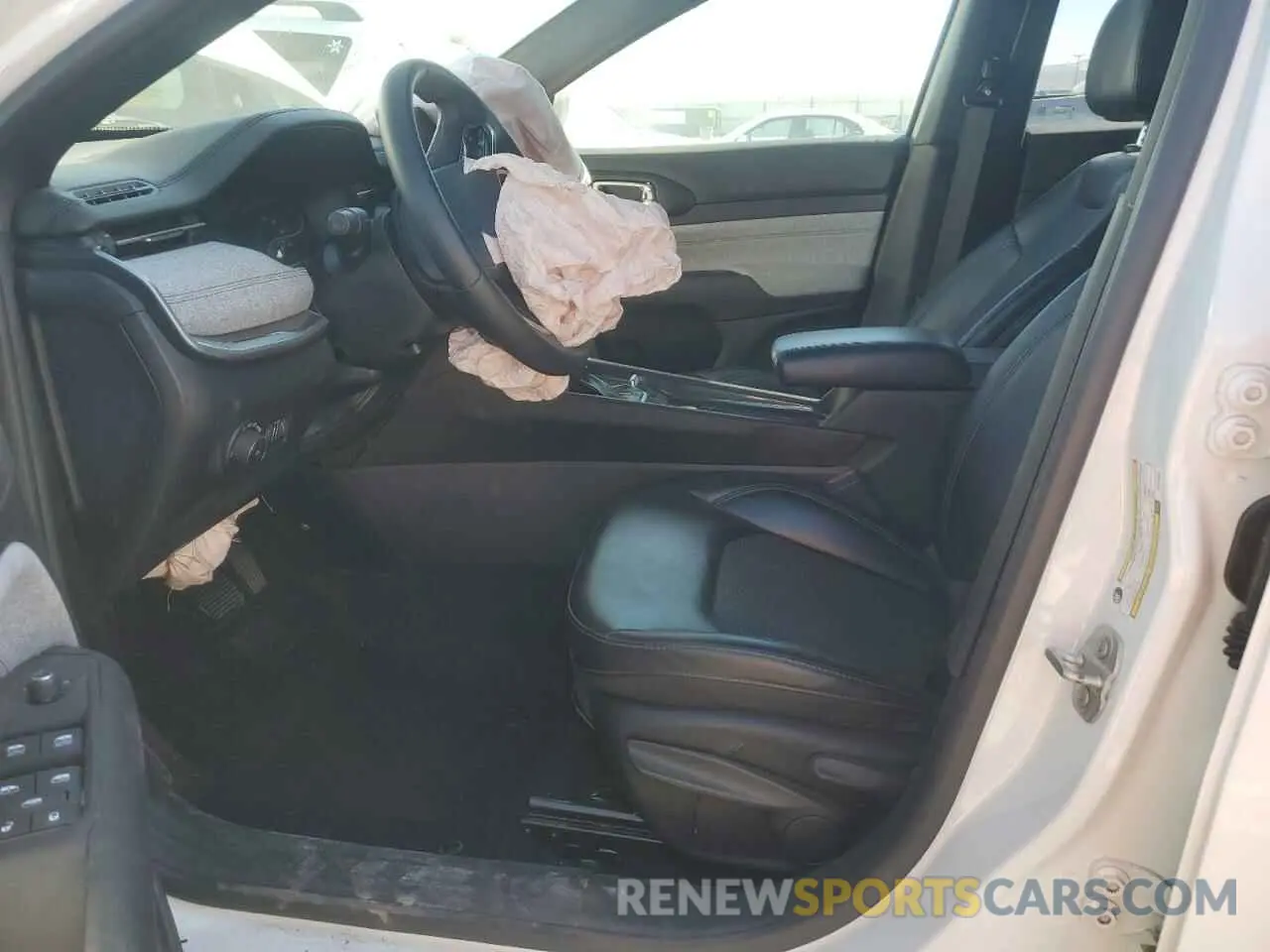 7 Photograph of a damaged car 3C4NJDBN5PT561987 JEEP COMPASS 2023