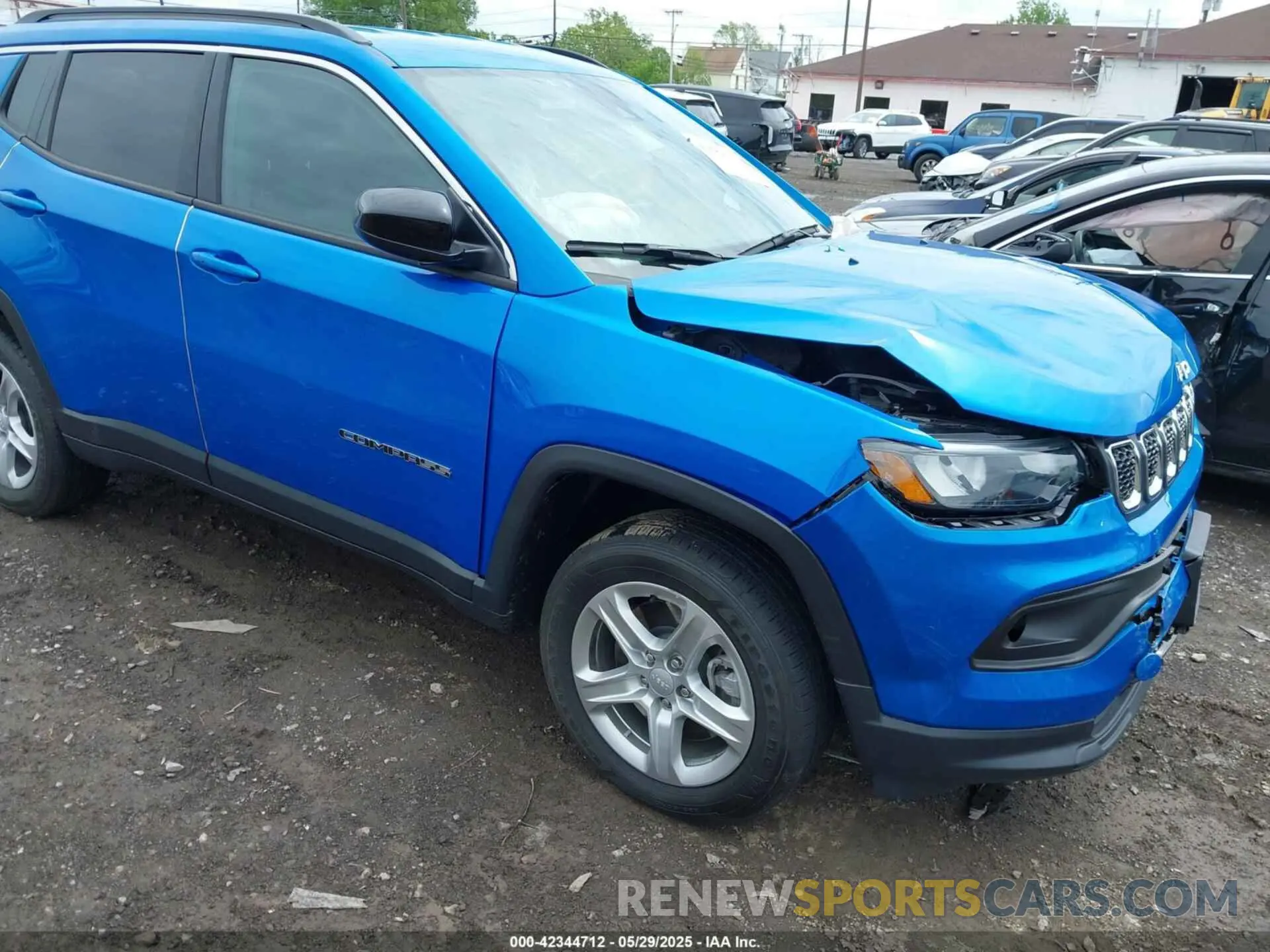 1 Photograph of a damaged car 3C4NJDBN6PT513561 JEEP COMPASS 2023