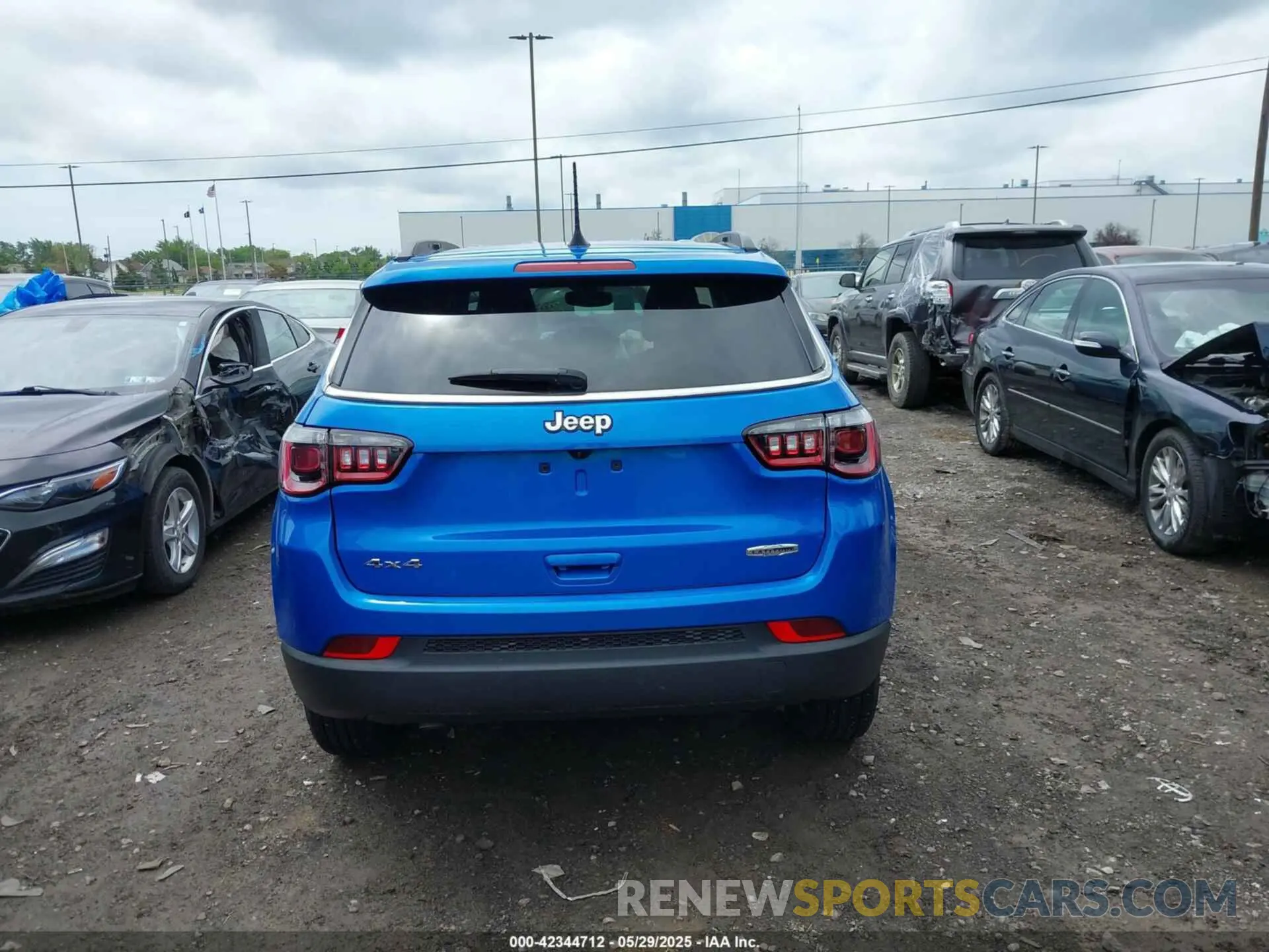 16 Photograph of a damaged car 3C4NJDBN6PT513561 JEEP COMPASS 2023