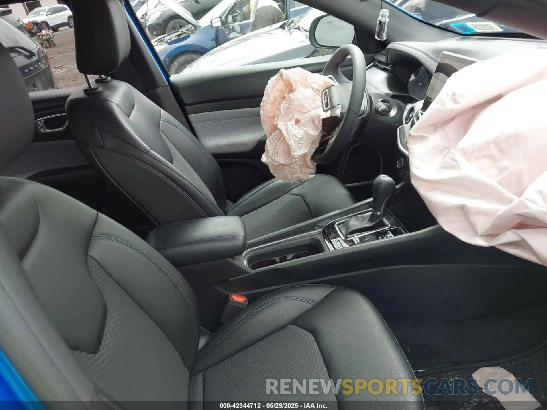 5 Photograph of a damaged car 3C4NJDBN6PT513561 JEEP COMPASS 2023