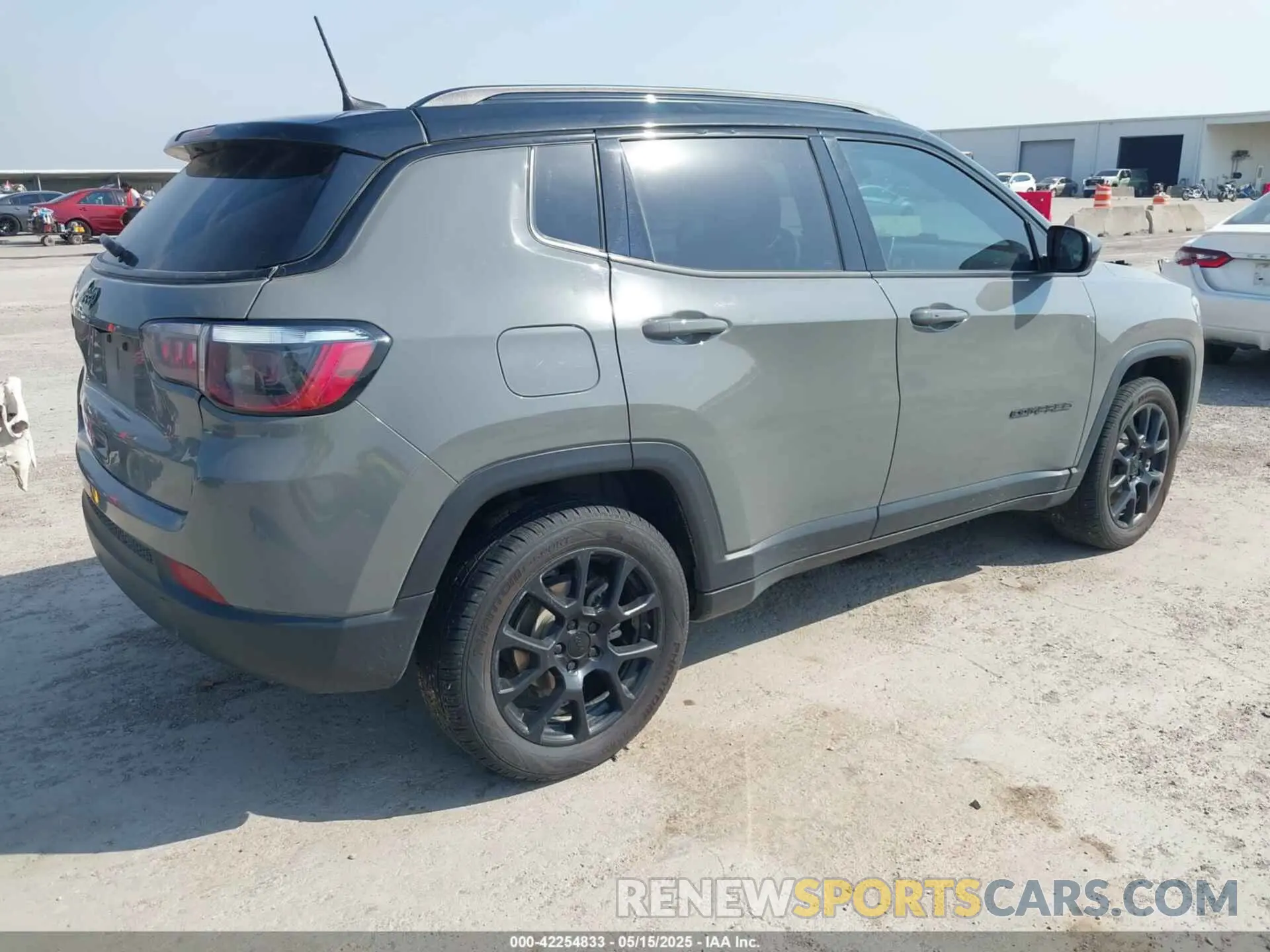 4 Photograph of a damaged car 3C4NJDBN6PT531767 JEEP COMPASS 2023