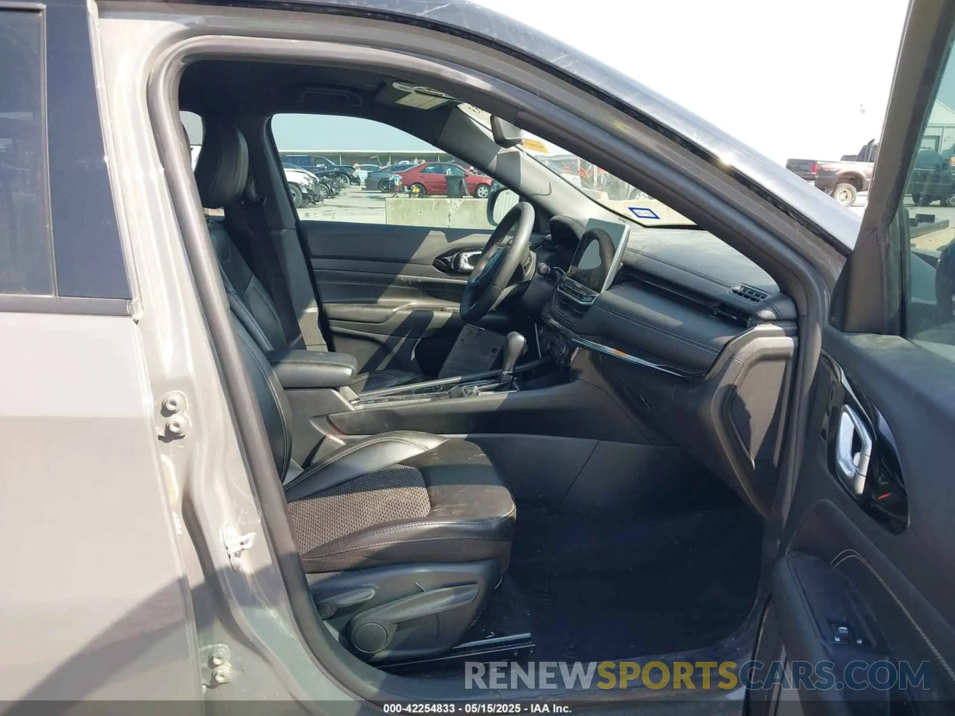 5 Photograph of a damaged car 3C4NJDBN6PT531767 JEEP COMPASS 2023