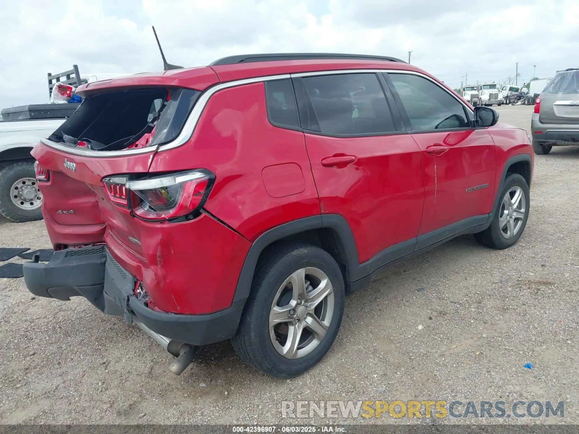 4 Photograph of a damaged car 3C4NJDBN6PT542039 JEEP COMPASS 2023
