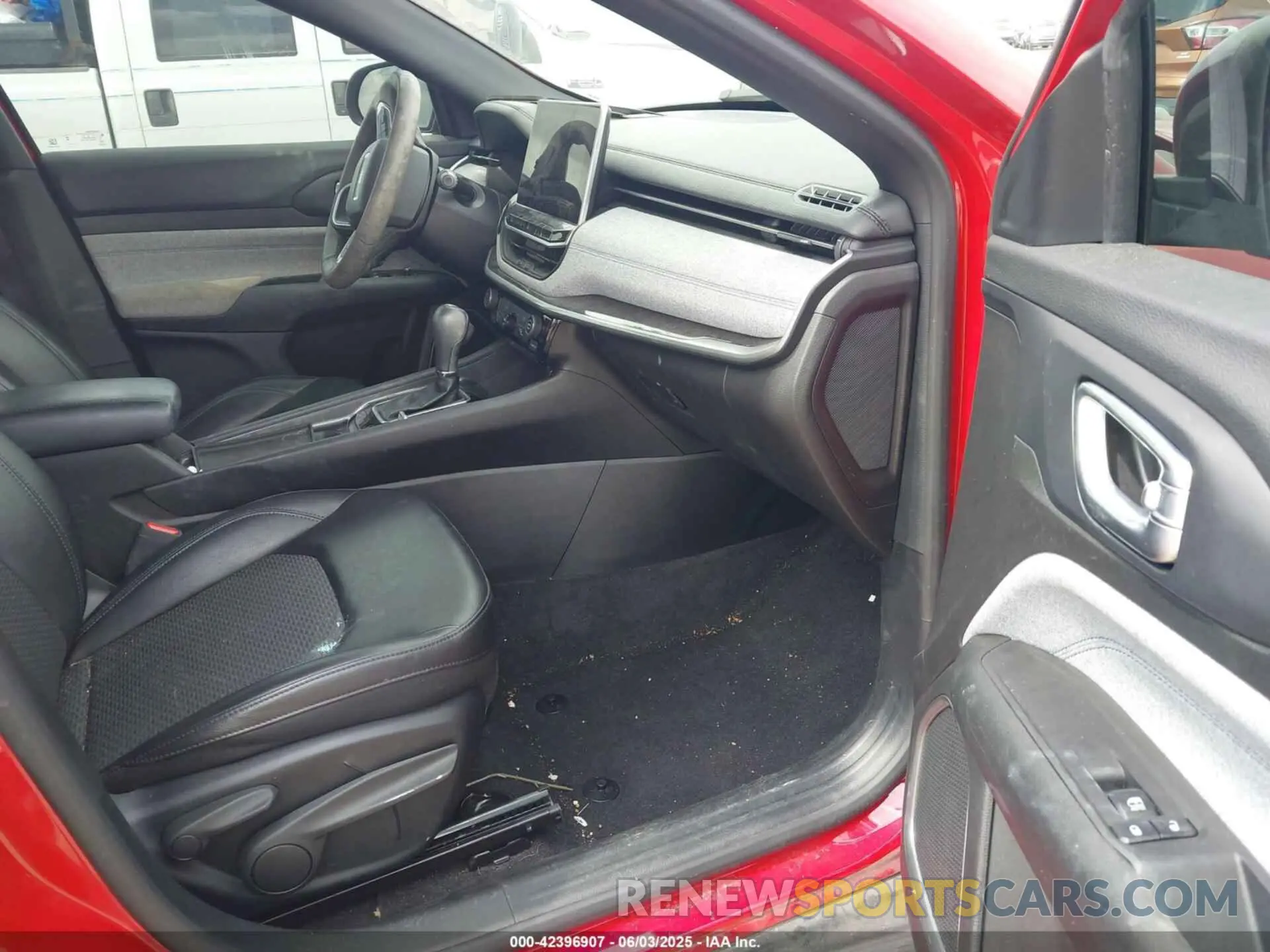 5 Photograph of a damaged car 3C4NJDBN6PT542039 JEEP COMPASS 2023
