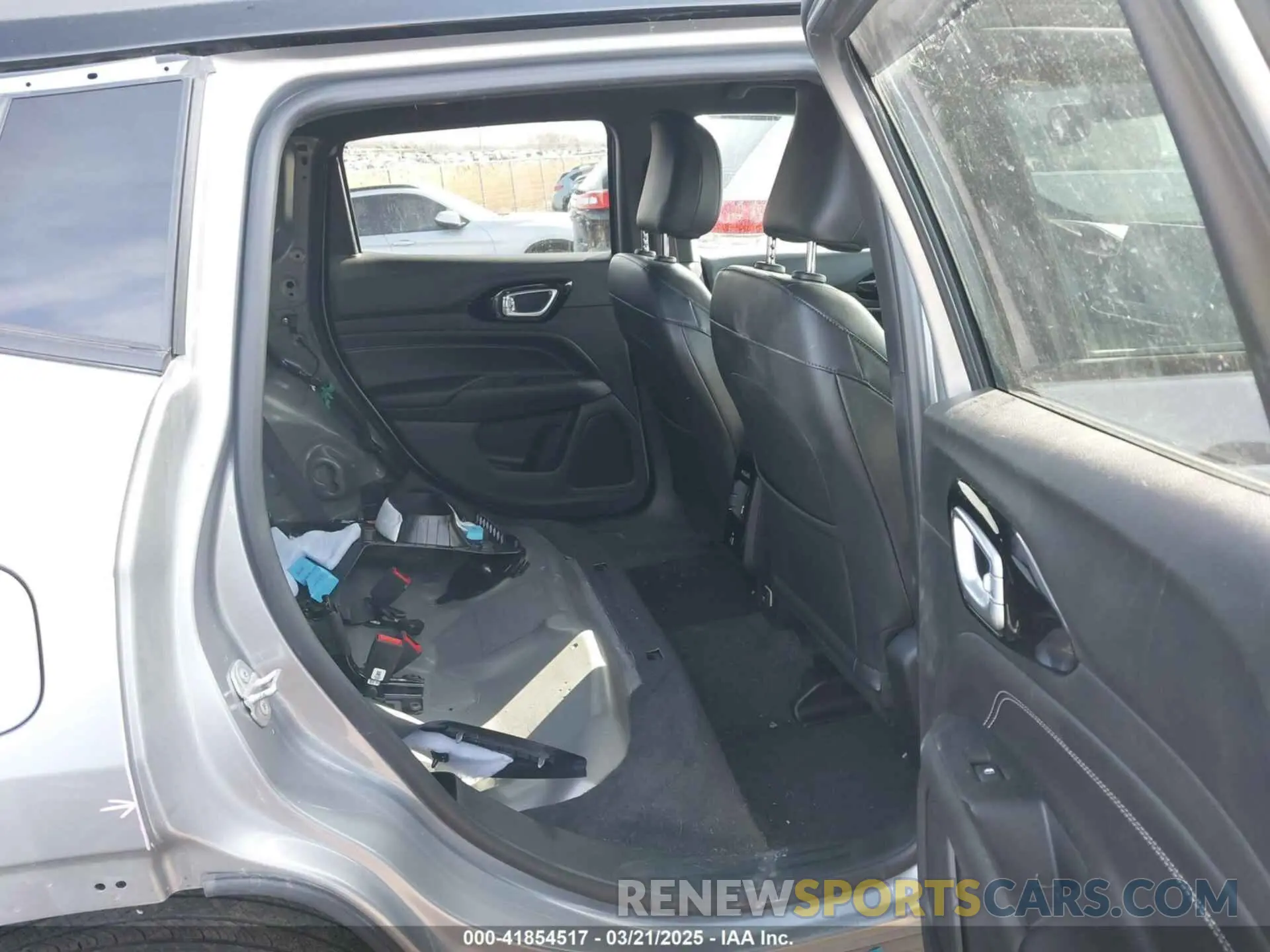 8 Photograph of a damaged car 3C4NJDBN7PT558797 JEEP COMPASS 2023