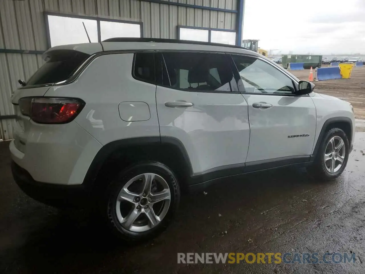 3 Photograph of a damaged car 3C4NJDBN7PT567015 JEEP COMPASS 2023