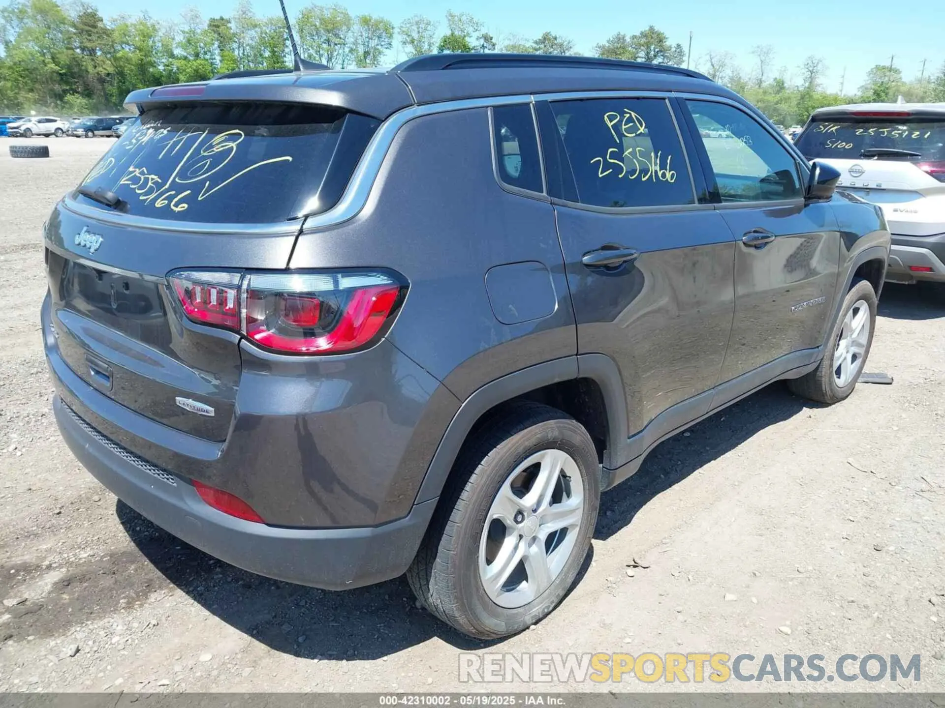 4 Photograph of a damaged car 3C4NJDBN8PT515215 JEEP COMPASS 2023