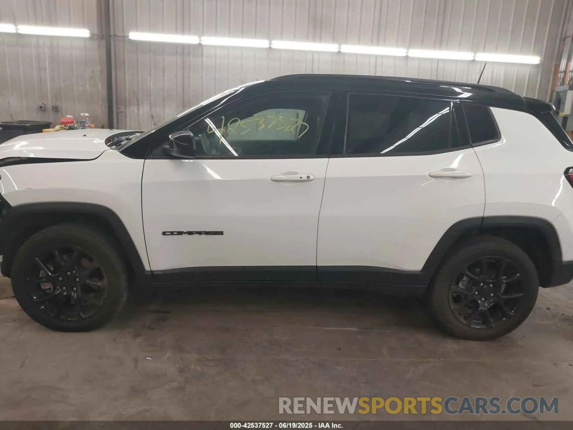 15 Photograph of a damaged car 3C4NJDBN8PT549803 JEEP COMPASS 2023