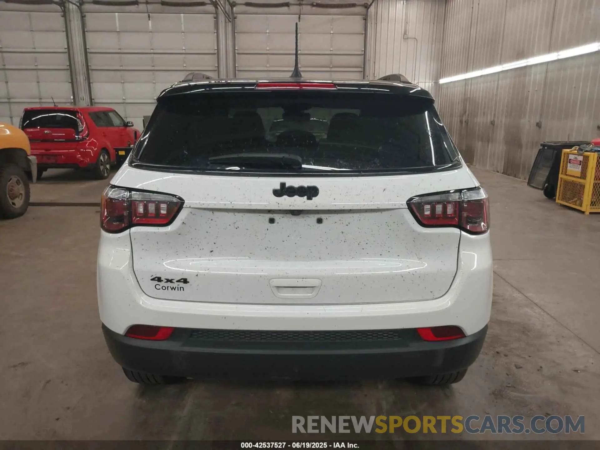 17 Photograph of a damaged car 3C4NJDBN8PT549803 JEEP COMPASS 2023
