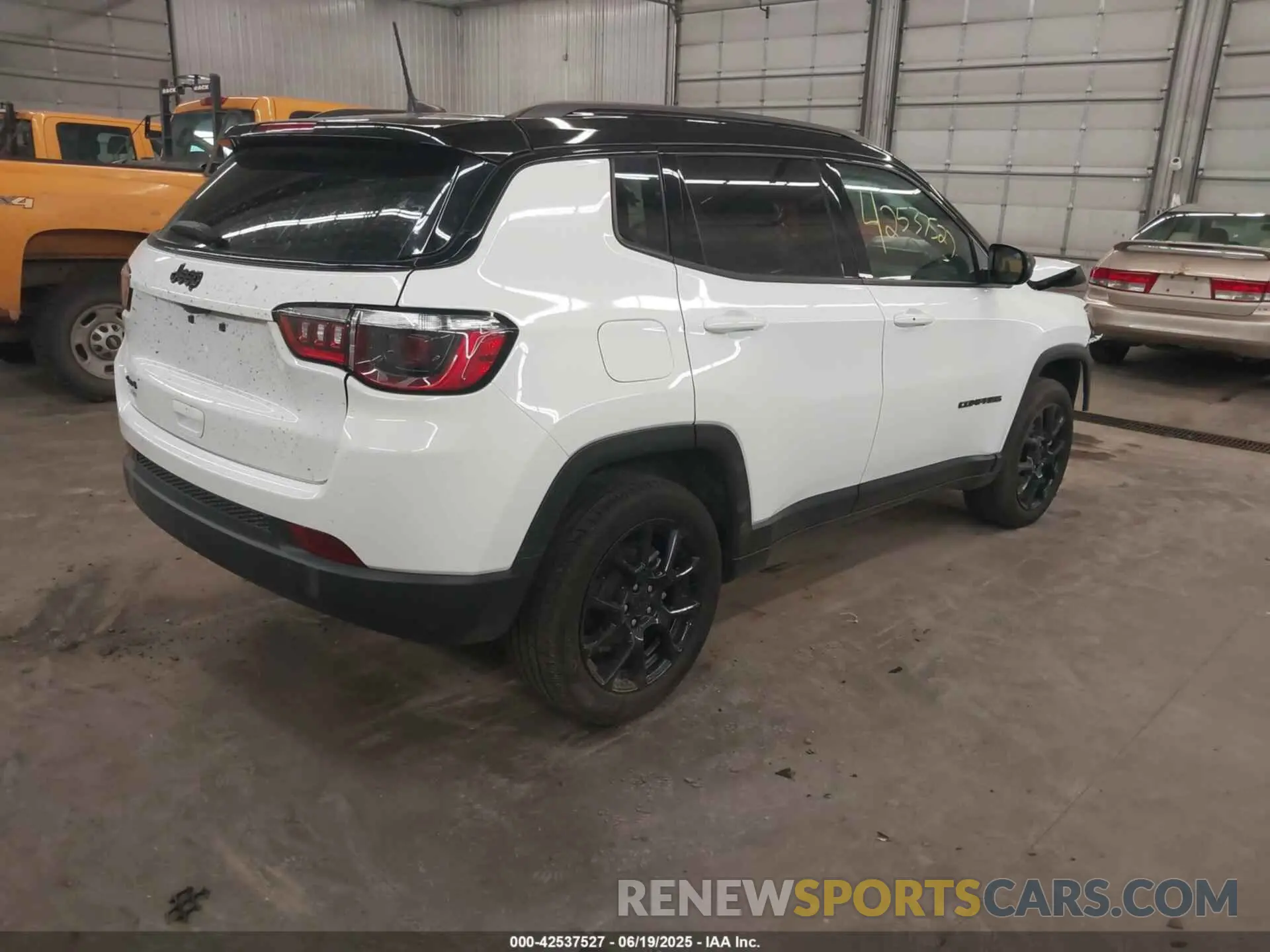 4 Photograph of a damaged car 3C4NJDBN8PT549803 JEEP COMPASS 2023