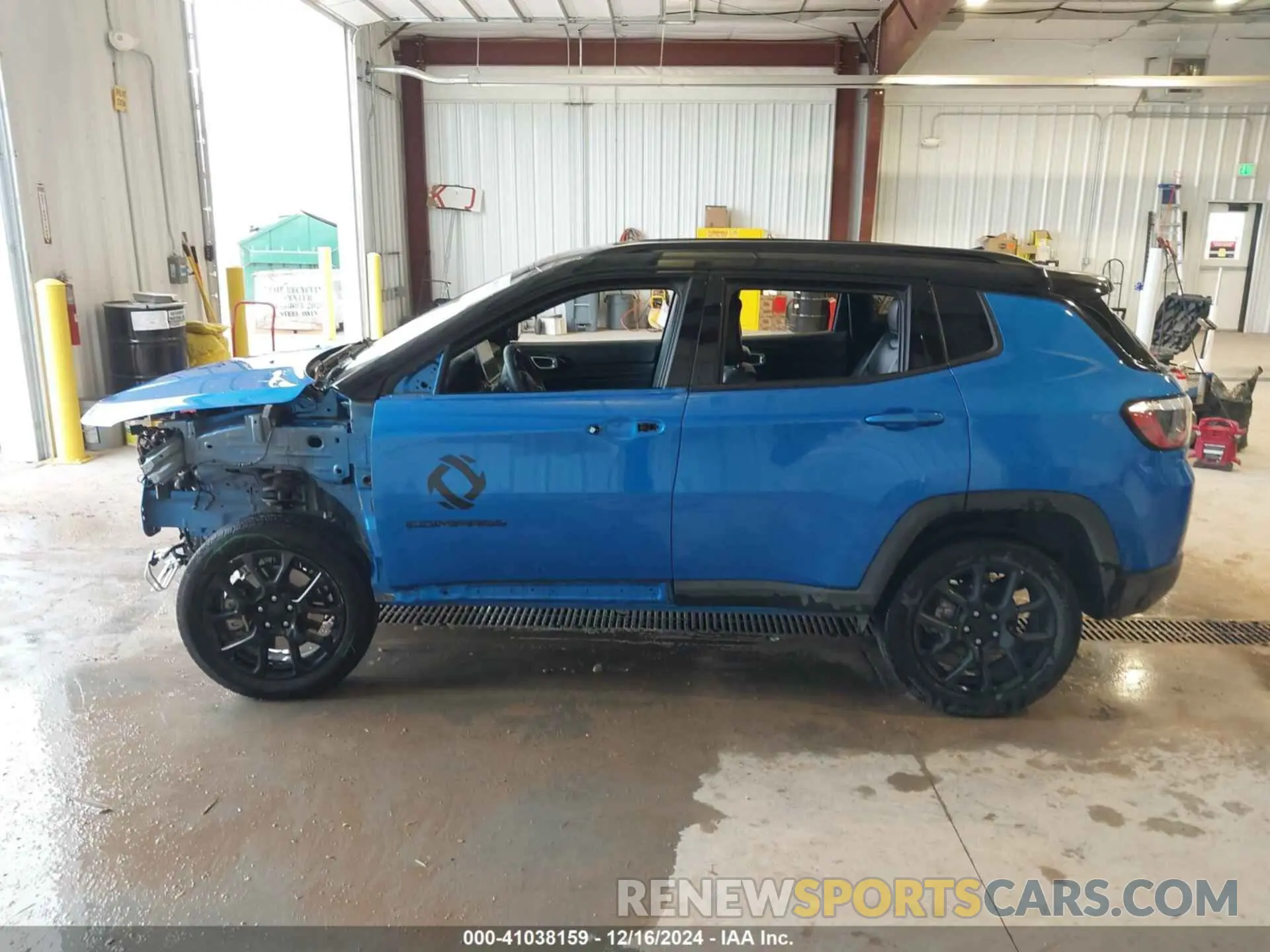 15 Photograph of a damaged car 3C4NJDBN8PT550689 JEEP COMPASS 2023