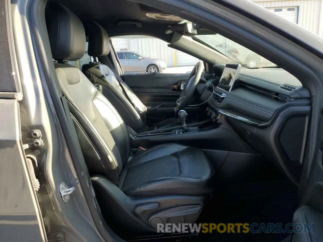 7 Photograph of a damaged car 3C4NJDBN9PT532606 JEEP COMPASS 2023