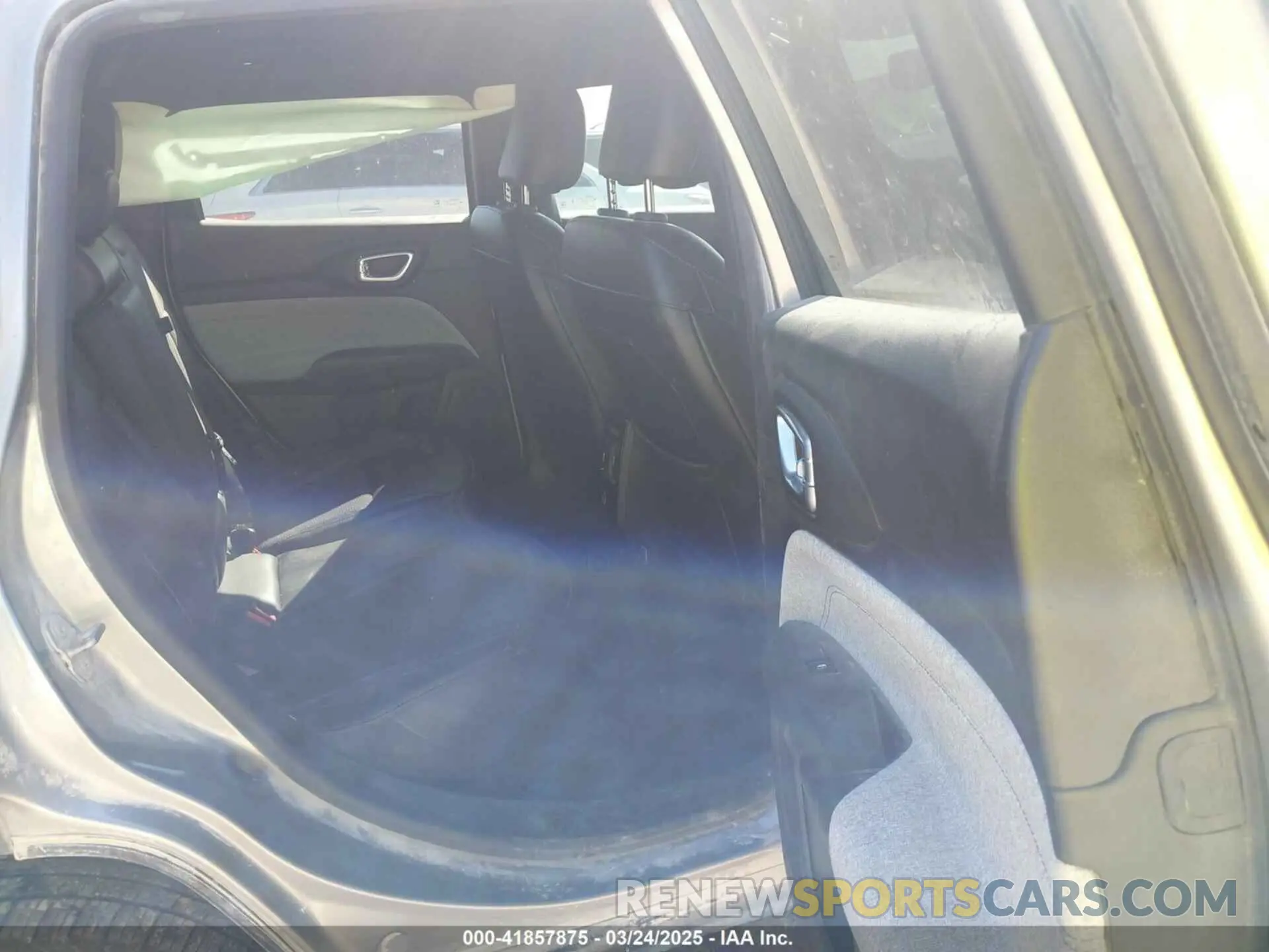 8 Photograph of a damaged car 3C4NJDBN9PT540799 JEEP COMPASS 2023