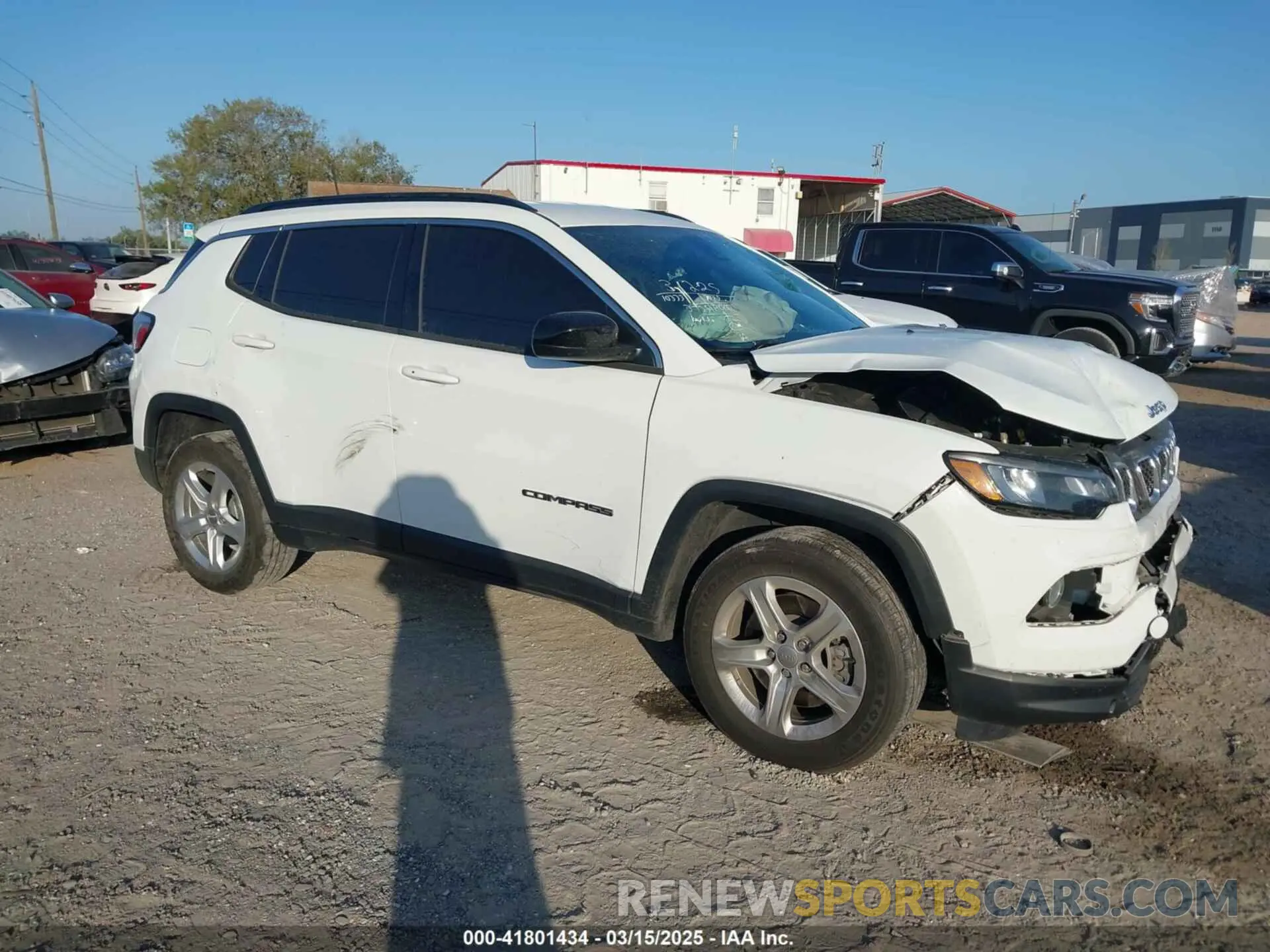 1 Photograph of a damaged car 3C4NJDBNXPT505639 JEEP COMPASS 2023