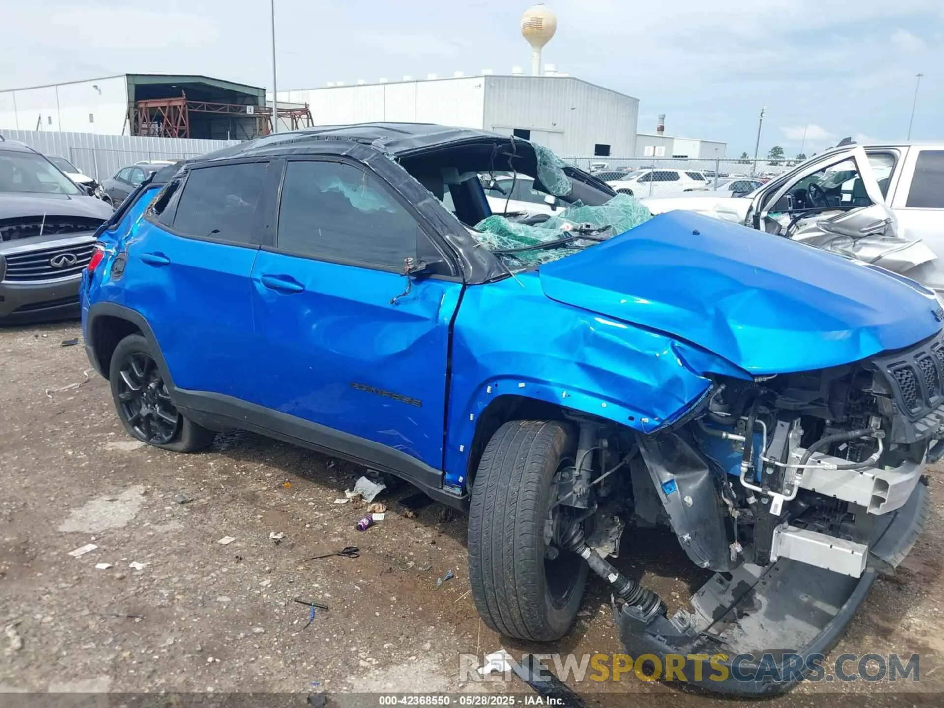 14 Photograph of a damaged car 3C4NJDBNXPT509707 JEEP COMPASS 2023