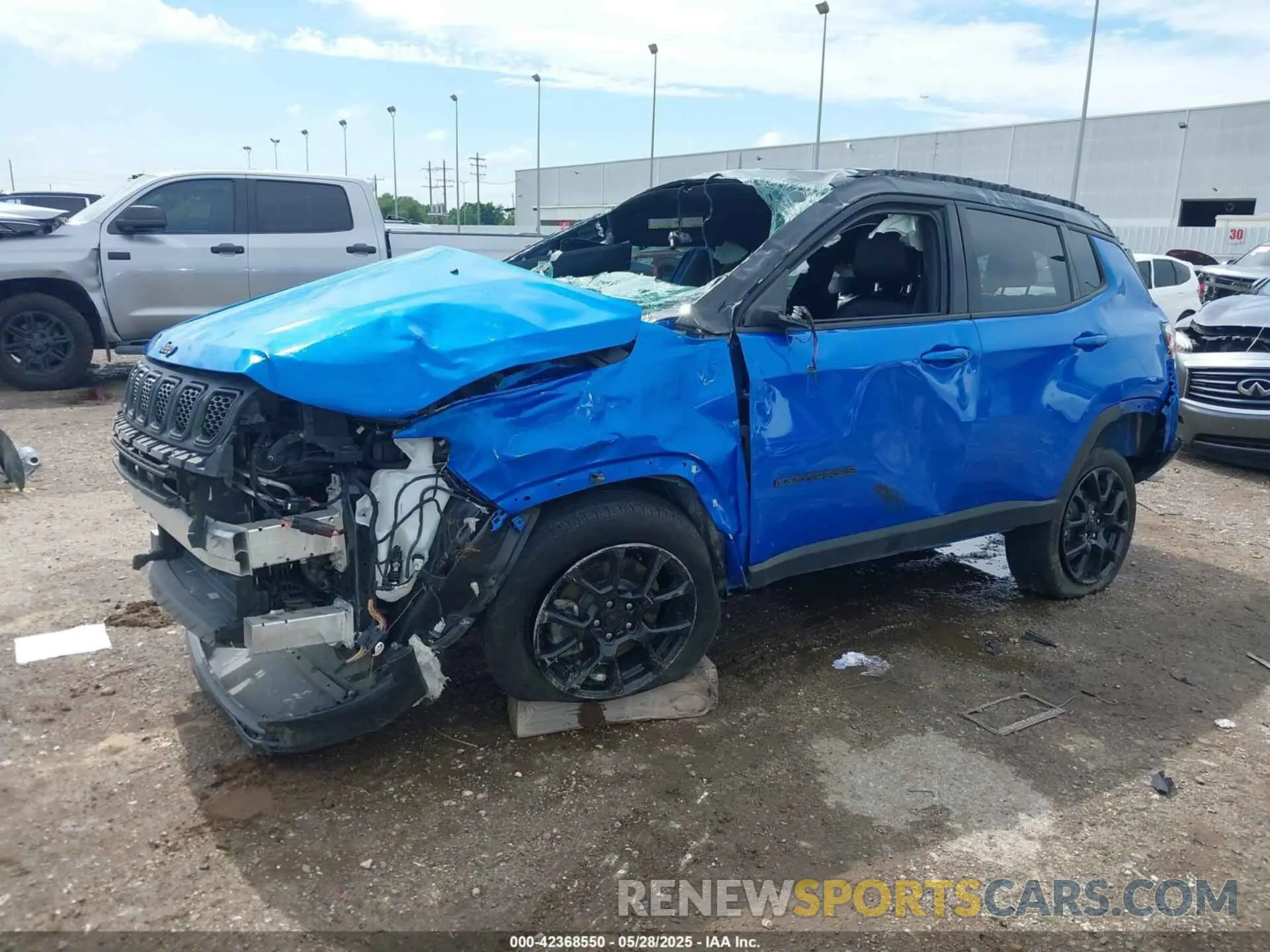 2 Photograph of a damaged car 3C4NJDBNXPT509707 JEEP COMPASS 2023