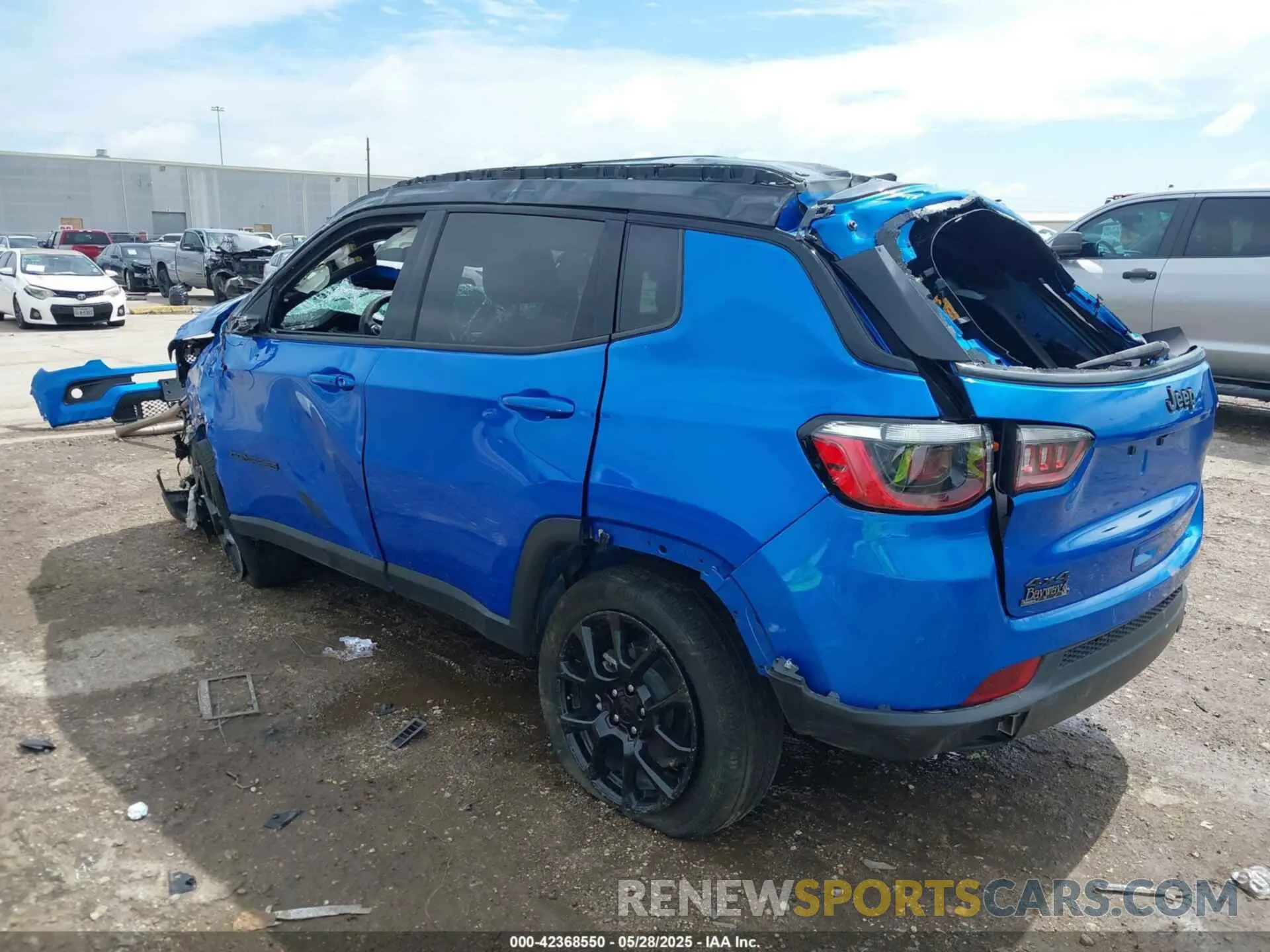 3 Photograph of a damaged car 3C4NJDBNXPT509707 JEEP COMPASS 2023
