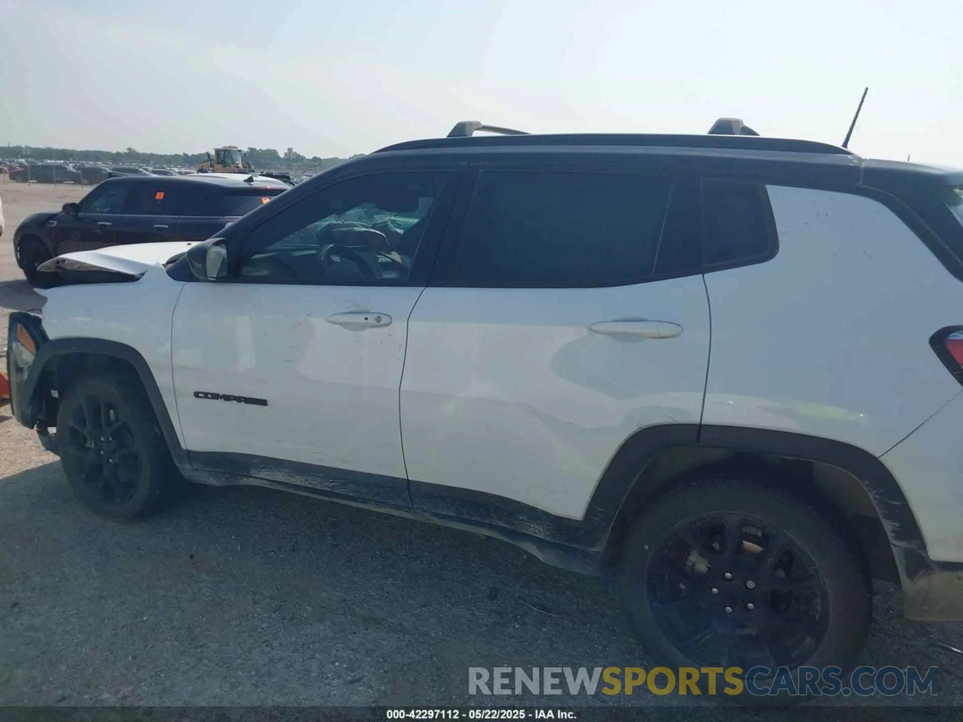 14 Photograph of a damaged car 3C4NJDBNXPT513661 JEEP COMPASS 2023