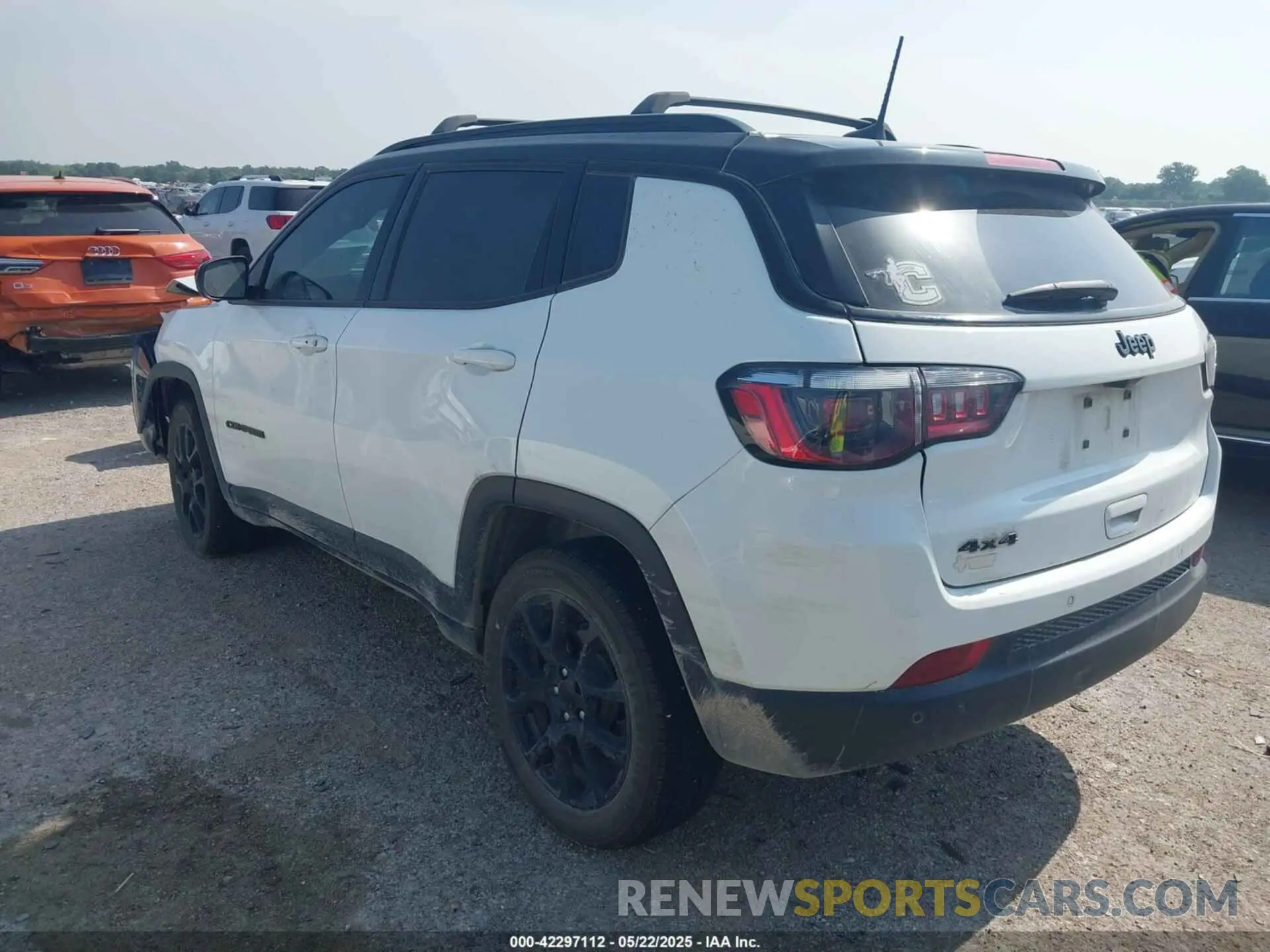 3 Photograph of a damaged car 3C4NJDBNXPT513661 JEEP COMPASS 2023