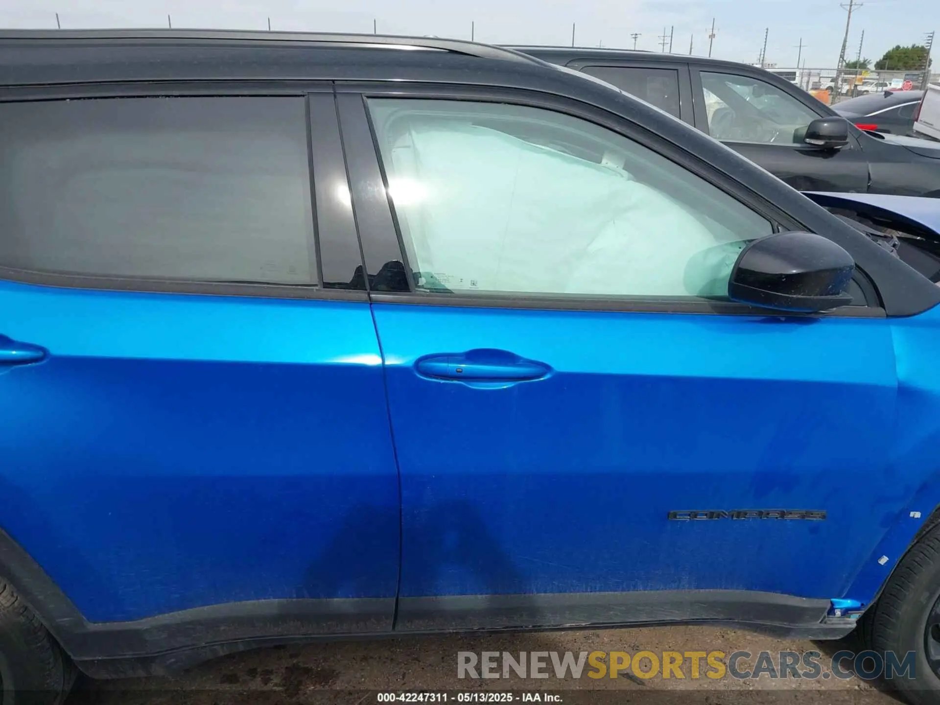 13 Photograph of a damaged car 3C4NJDBNXPT518522 JEEP COMPASS 2023