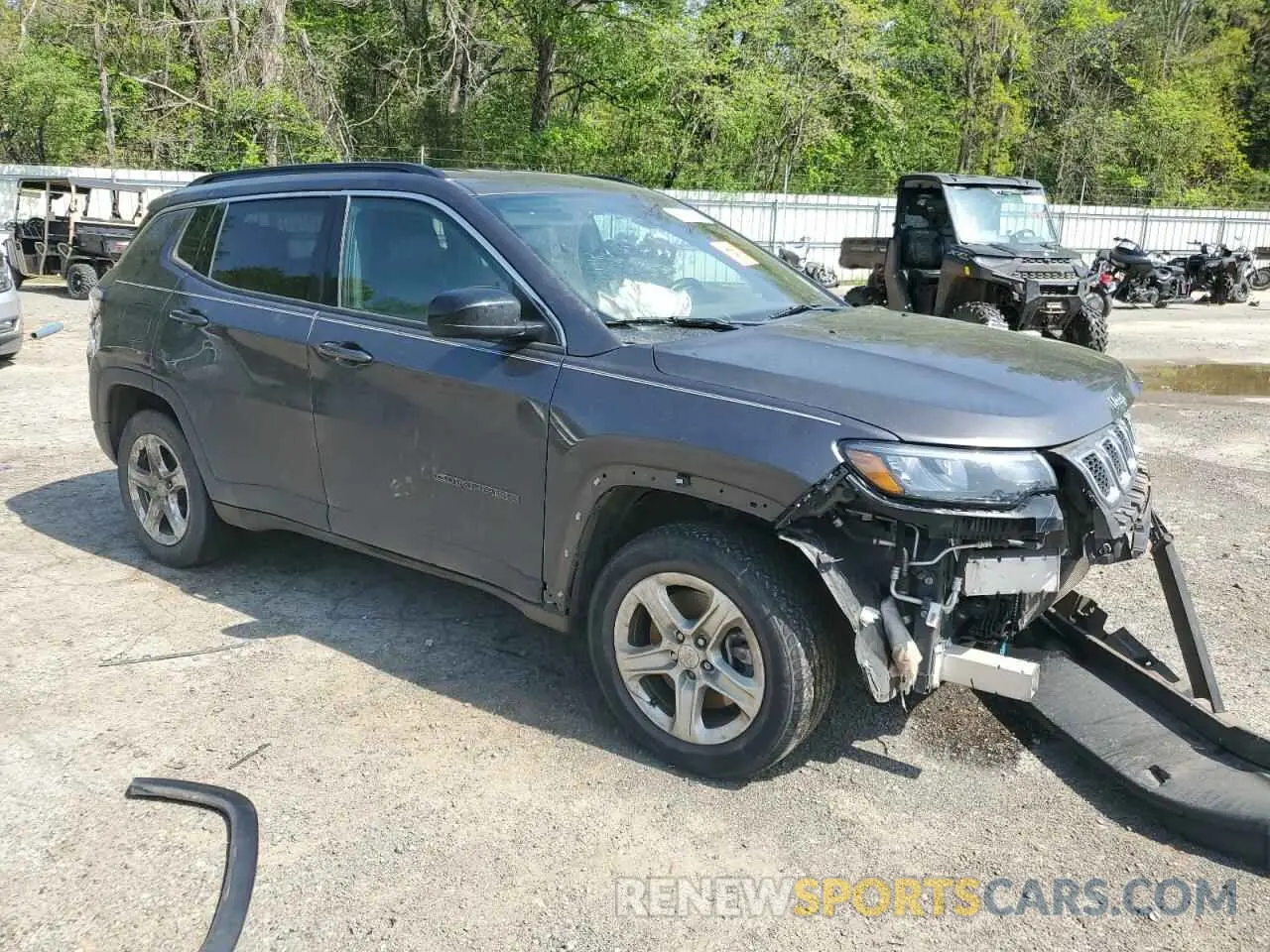 4 Photograph of a damaged car 3C4NJDBNXPT519279 JEEP COMPASS 2023