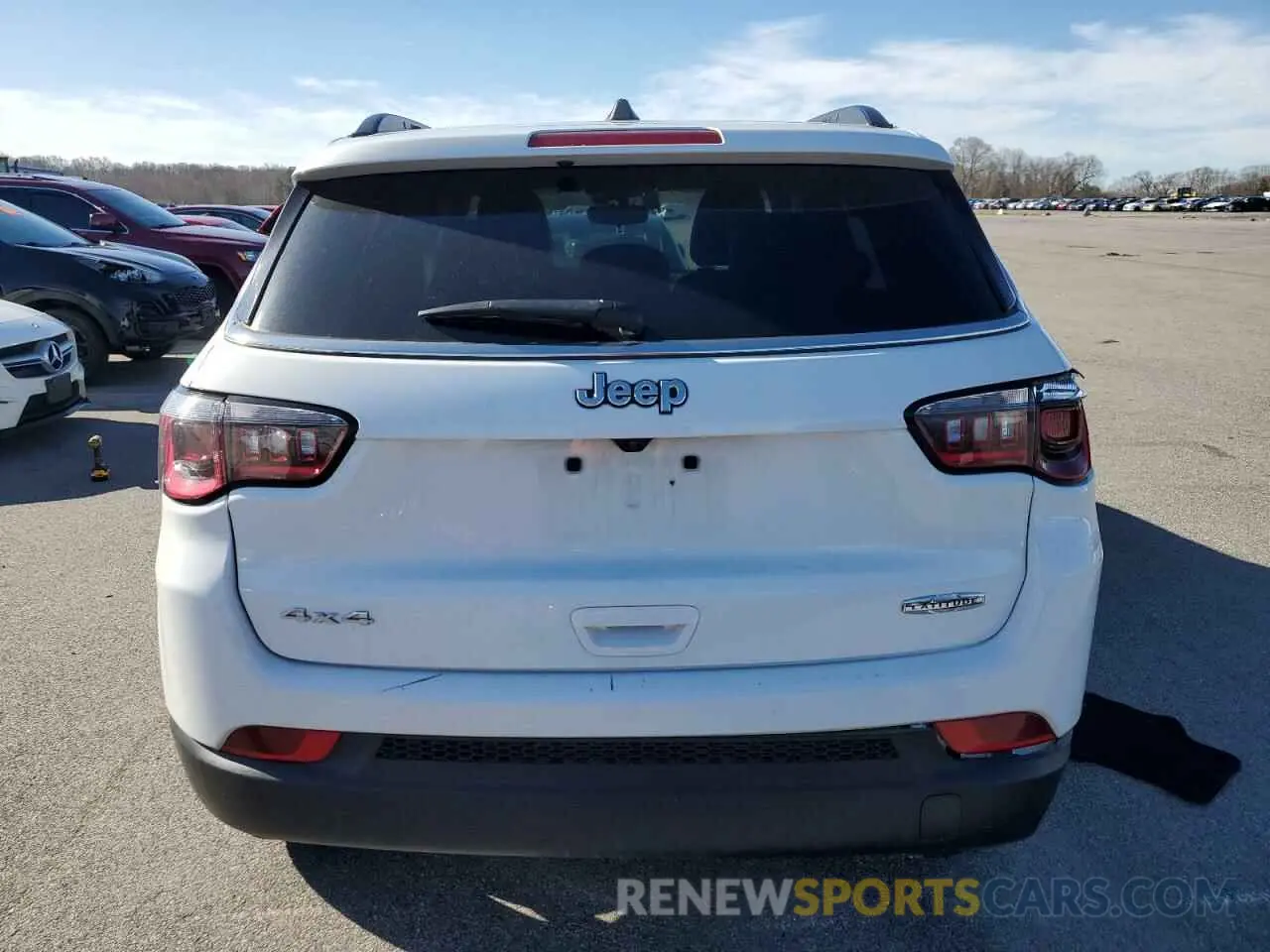 6 Photograph of a damaged car 3C4NJDBNXPT553268 JEEP COMPASS 2023