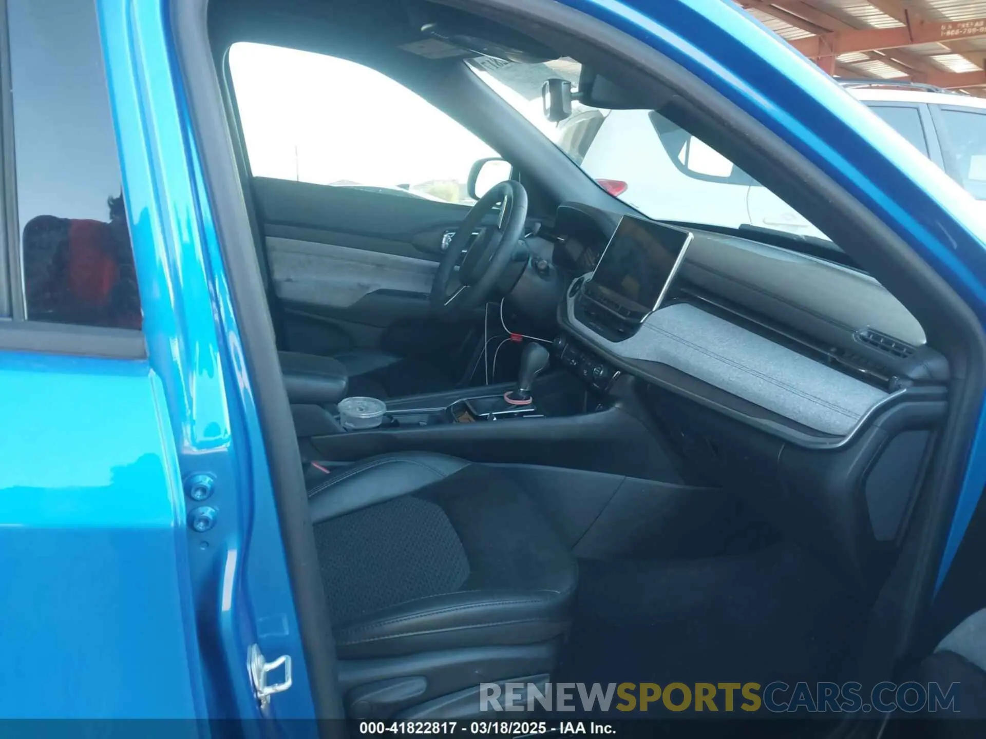 5 Photograph of a damaged car 3C4NJDBNXPT554436 JEEP COMPASS 2023
