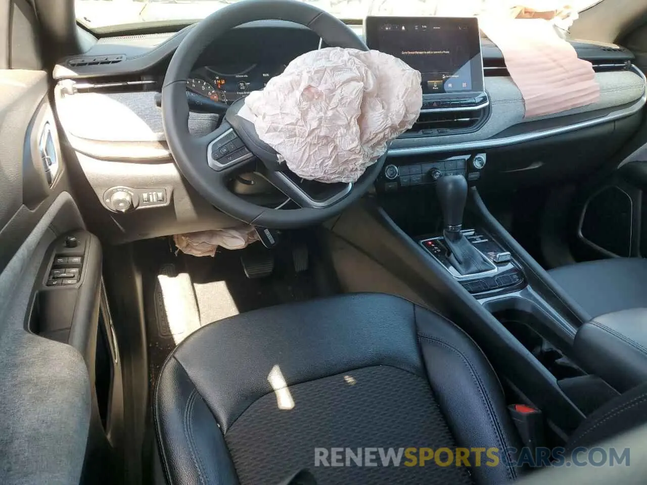 8 Photograph of a damaged car 3C4NJDBNXPT561208 JEEP COMPASS 2023