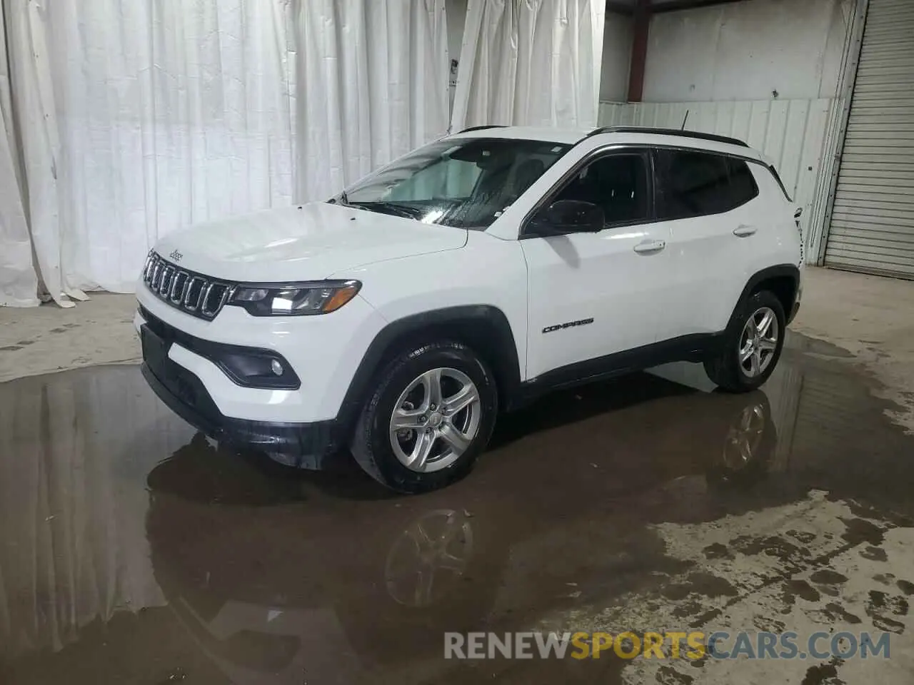 1 Photograph of a damaged car 3C4NJDBNXPT561788 JEEP COMPASS 2023