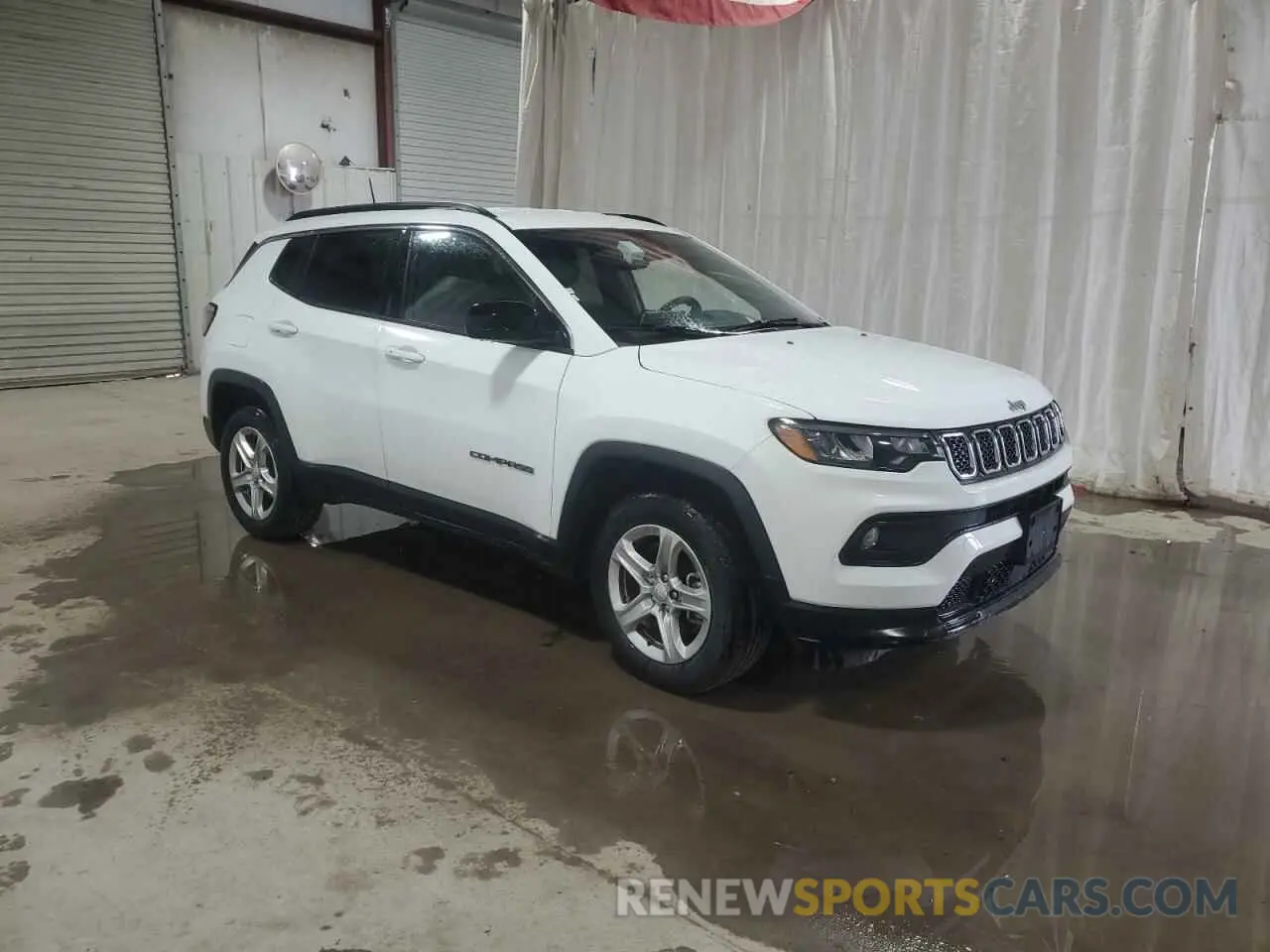 4 Photograph of a damaged car 3C4NJDBNXPT561788 JEEP COMPASS 2023