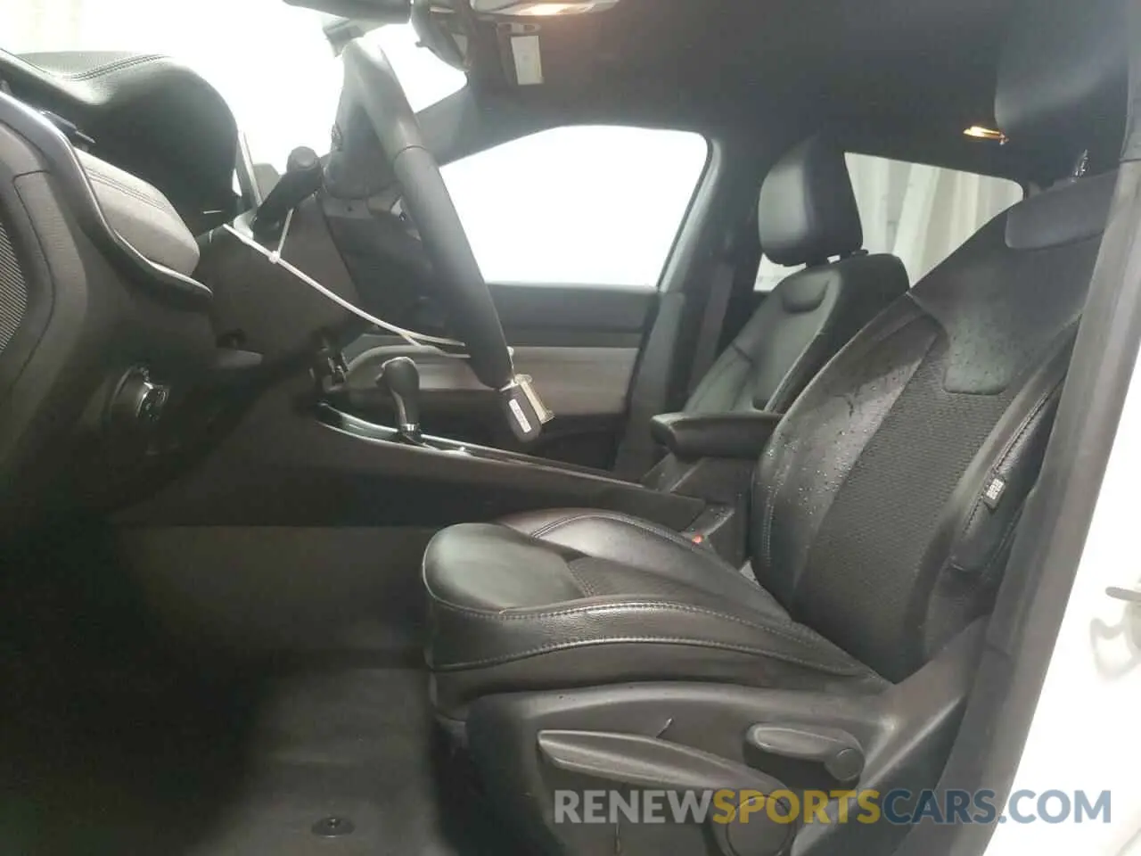 7 Photograph of a damaged car 3C4NJDBNXPT561788 JEEP COMPASS 2023