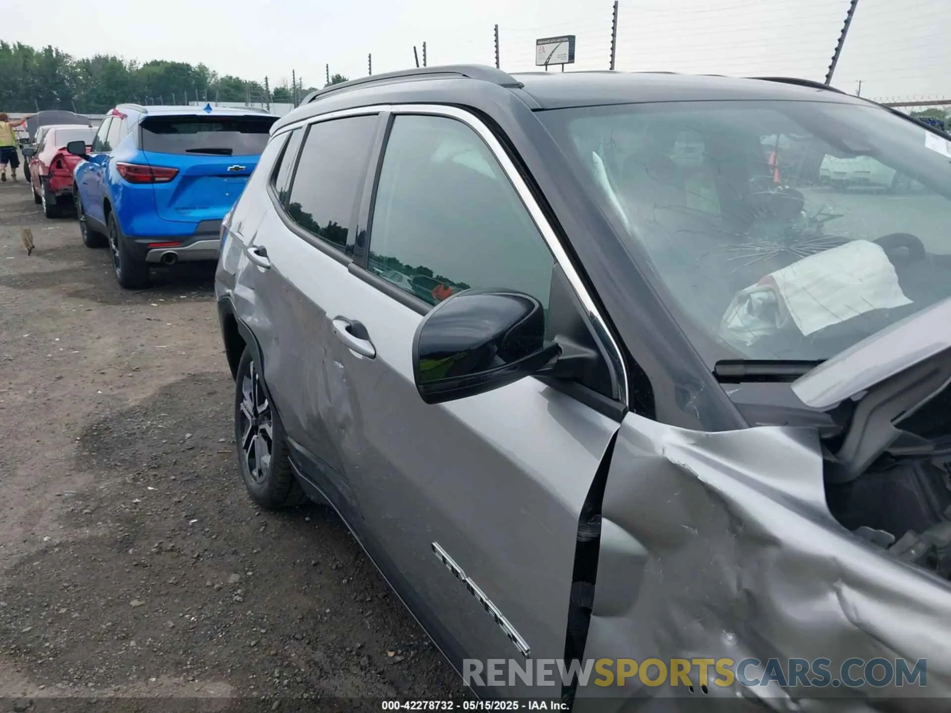 17 Photograph of a damaged car 3C4NJDCN0PT524859 JEEP COMPASS 2023