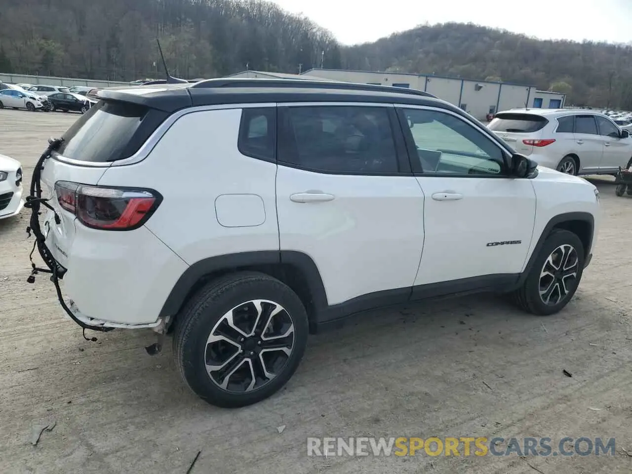 3 Photograph of a damaged car 3C4NJDCN0PT561331 JEEP COMPASS 2023